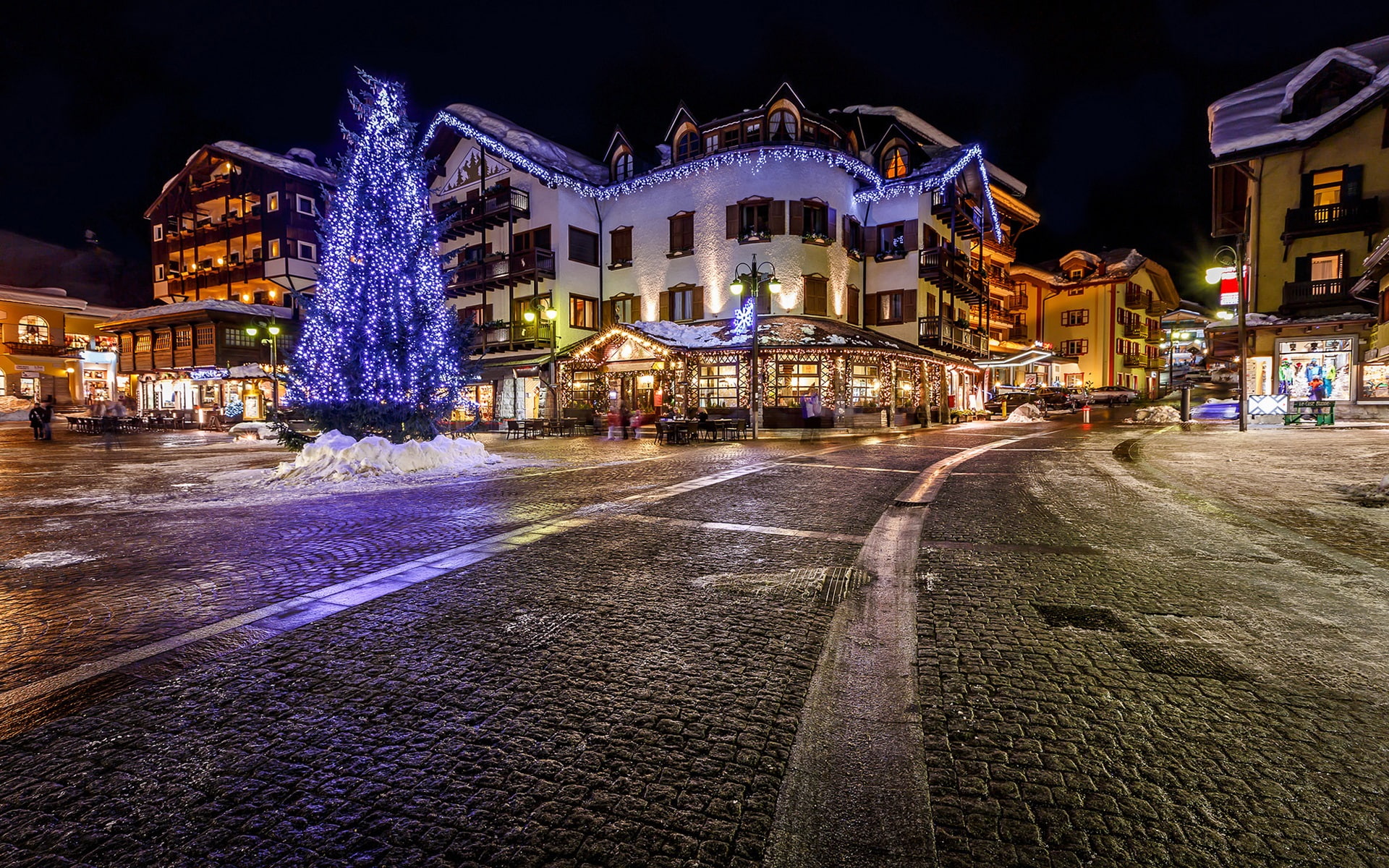 Buildings, cafes, Houses, 1080P, Lights, Italy, City, Road, Night, HD Wallpaper