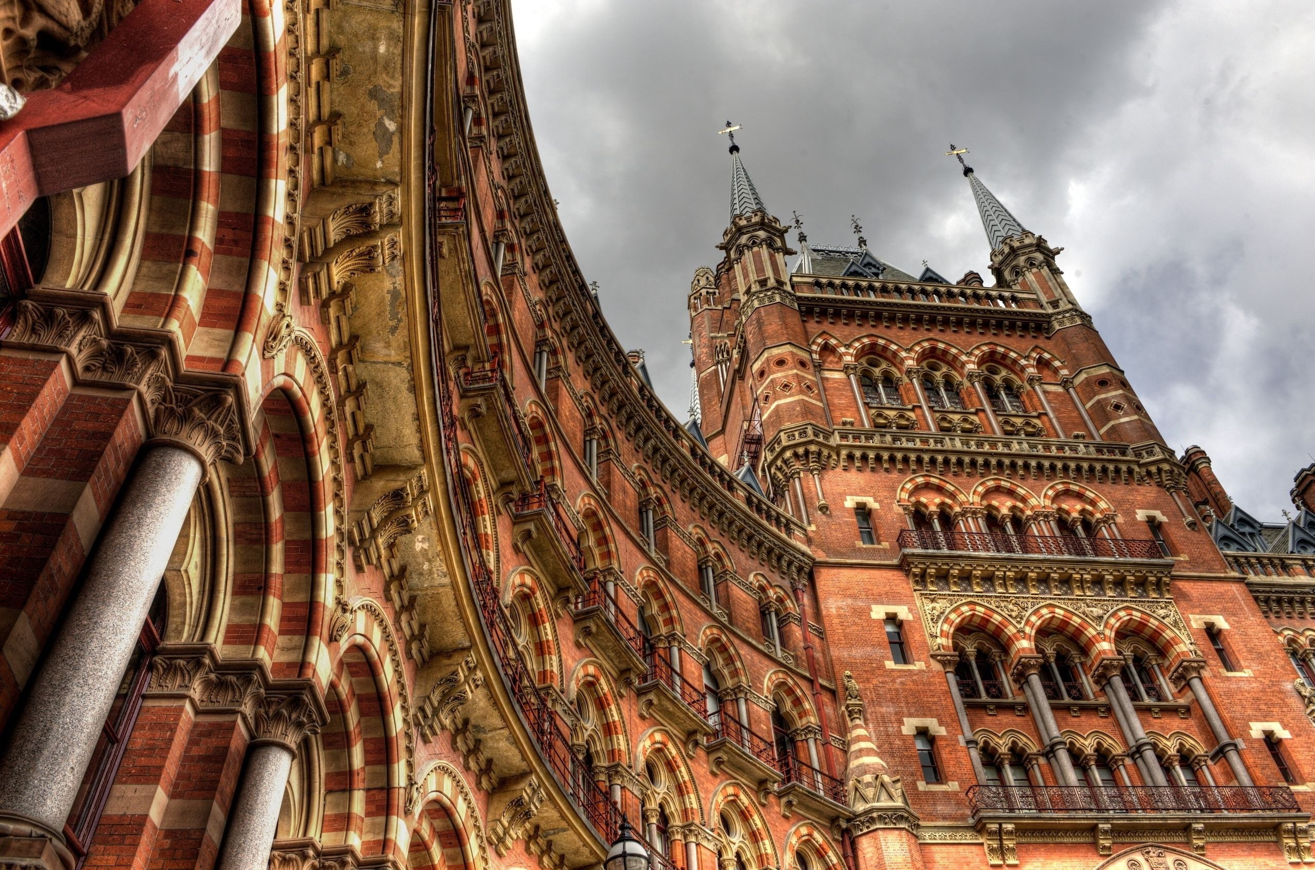tourism, travel, built structure, building exterior, the past, 2K, architecture, ornate, London, history, architectural column, sky, nature, low angle view, HD Wallpaper