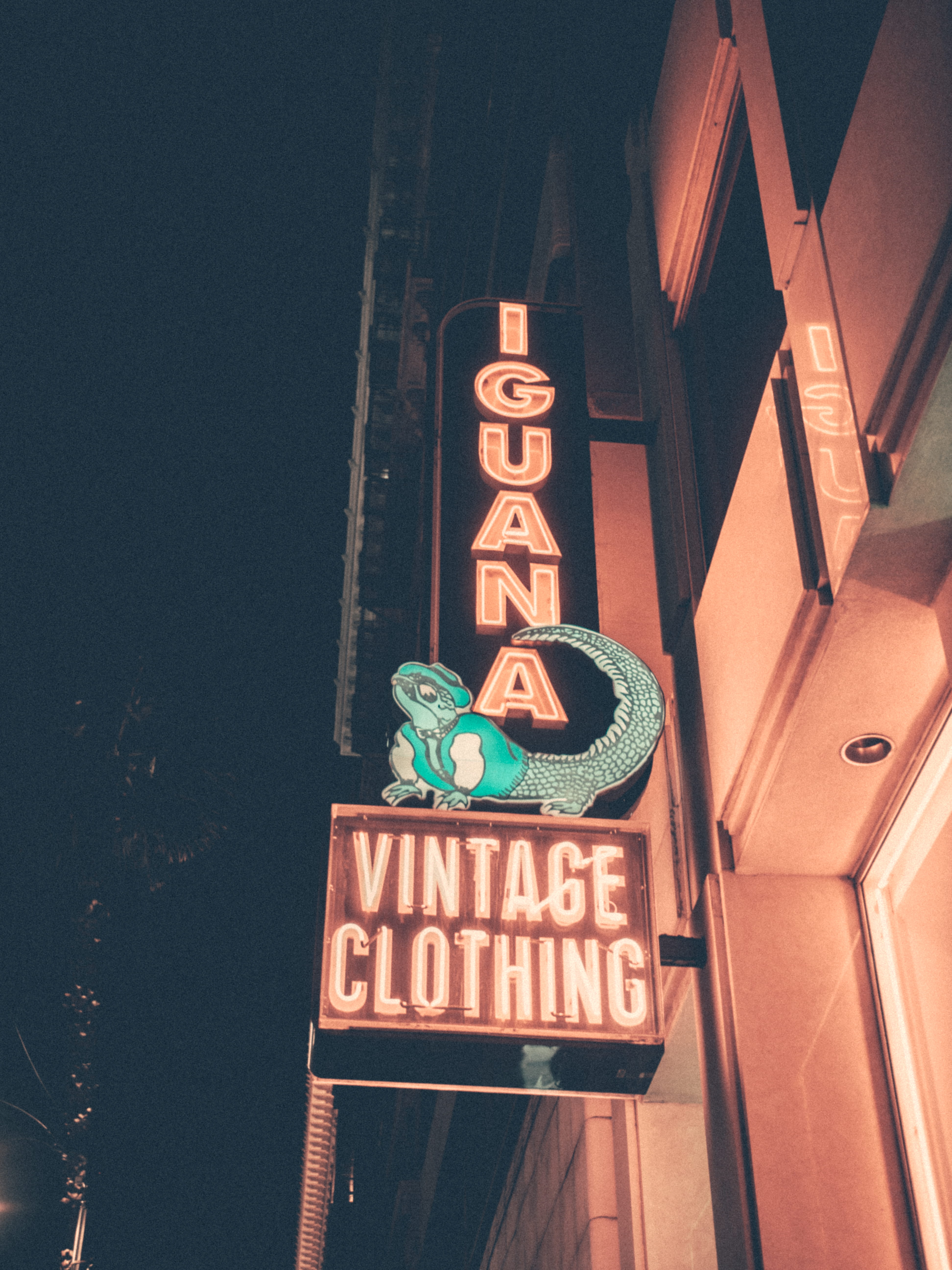 information sign, non-western script, vintage, clothing, text, vintage shop, western script, low angle view, building, script, architecture, building exterior, Phone HD Wallpaper