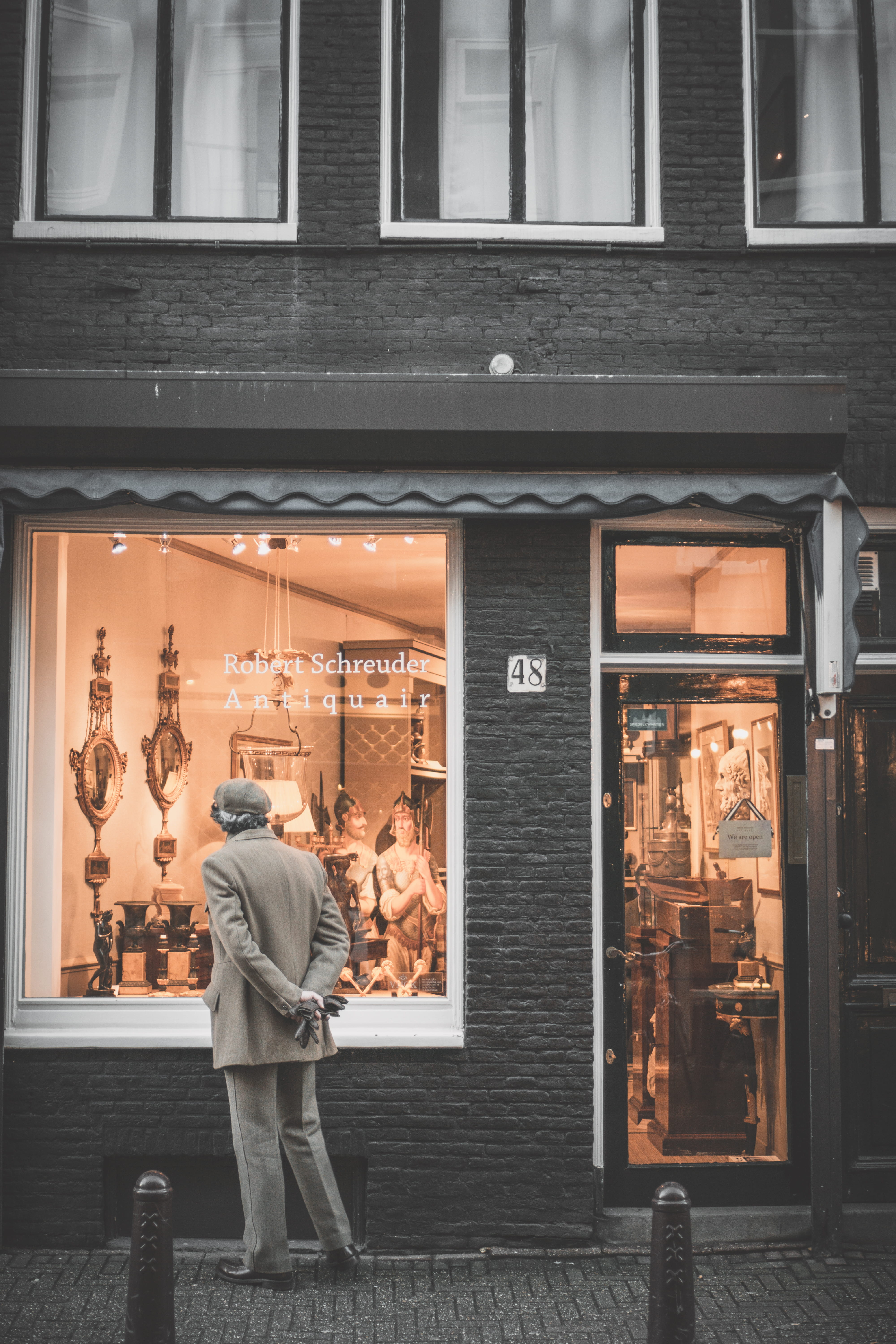 communication, person, entrance, building exterior, storefront, men, buy, city, one person, casual clothing, store, door, window, old man, day, standing, Phone HD Wallpaper
