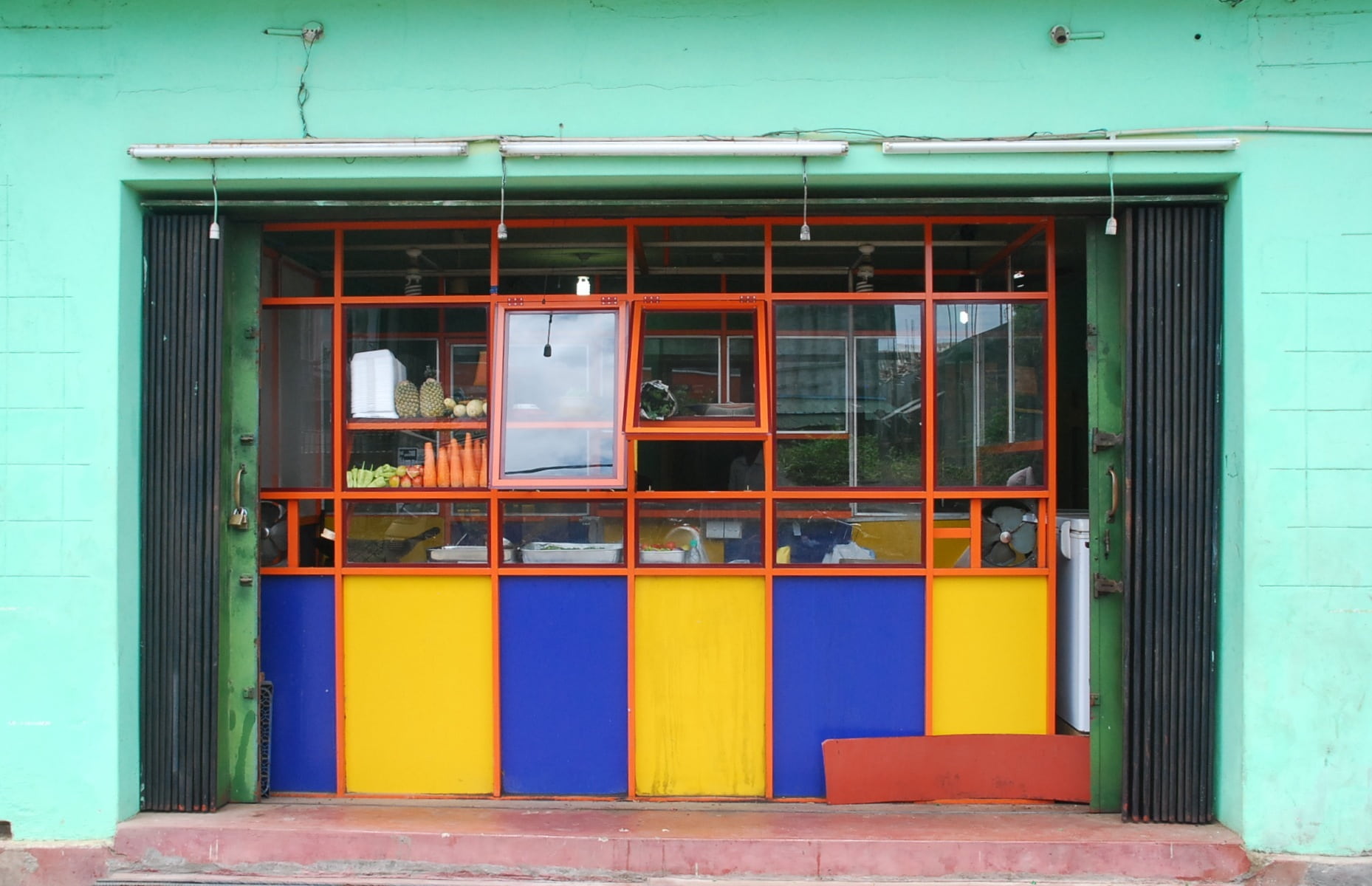 red, glass - material, closed, city, multi colored, photography, day, cuba, building, window, door, security, old, green color, 720P, entrance, metal, HD Wallpaper