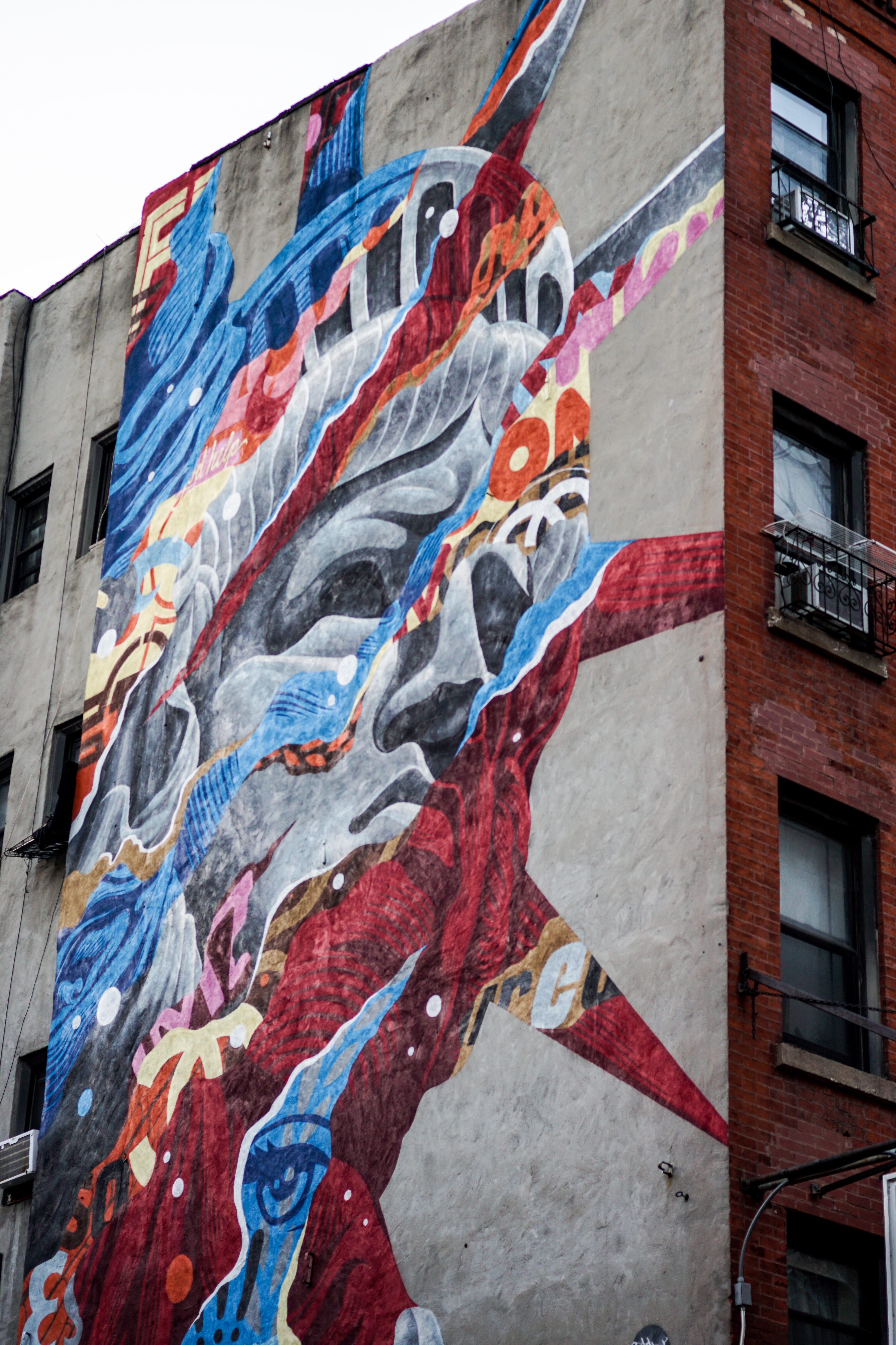 building, day, New York City, human representation, painting, wall, multi colored, town, high rise, flag, graffiti, art and craft, text, Dennis Maliepaard, Phone HD Wallpaper