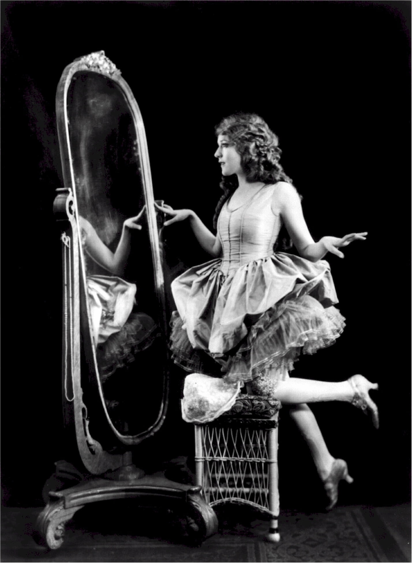 24th greatest, staring, female stars of all time, people, little mary, dress, artist, female, black And White, woman, arts culture and entertainment, photography, Phone HD Wallpaper