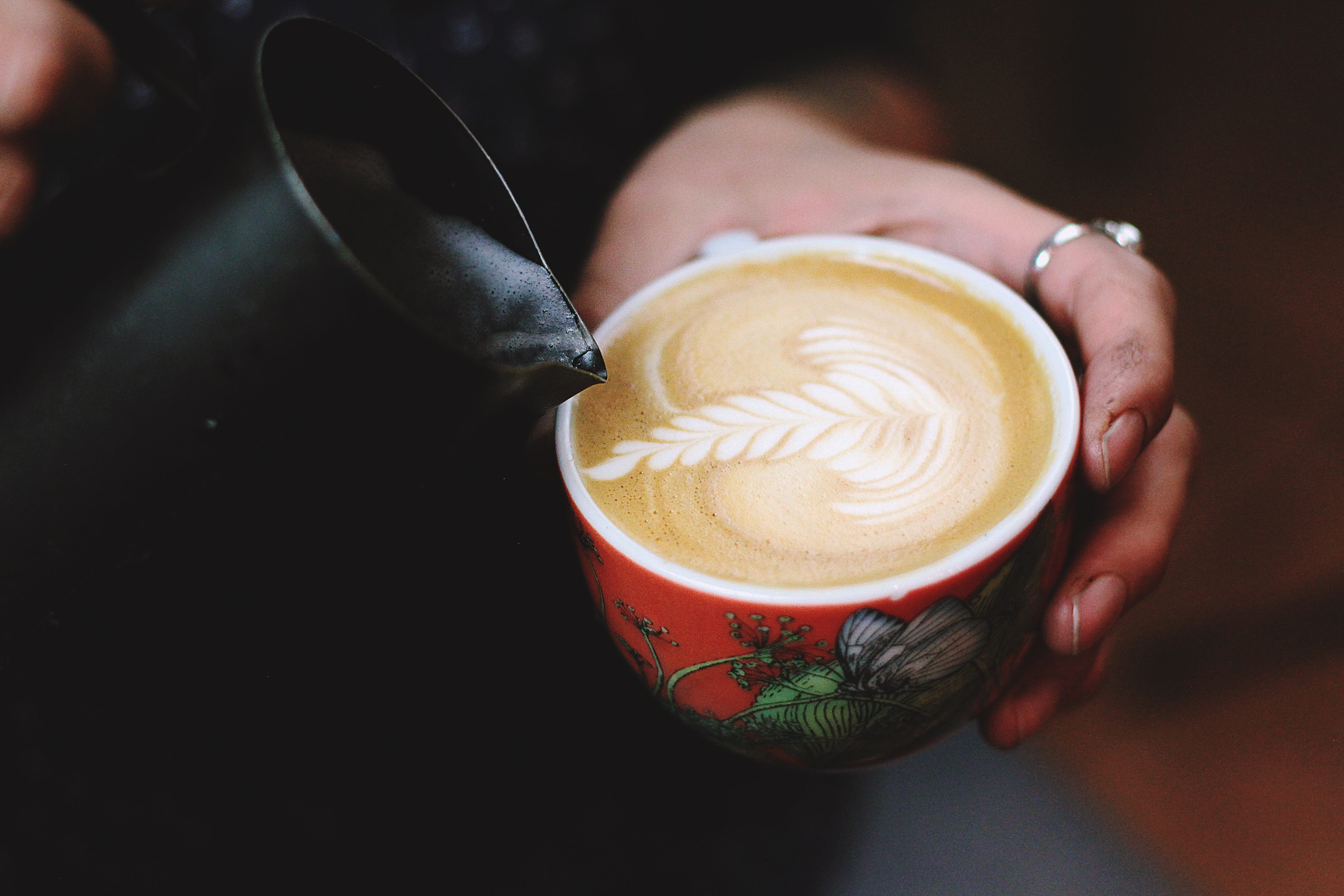 ceramic, close-up, still life, mocha, brown, froth art, cafe, mug, frothy Drink, coffee, cream, coffee shop, art, barista, food and drink, creativity, person, HD Wallpaper