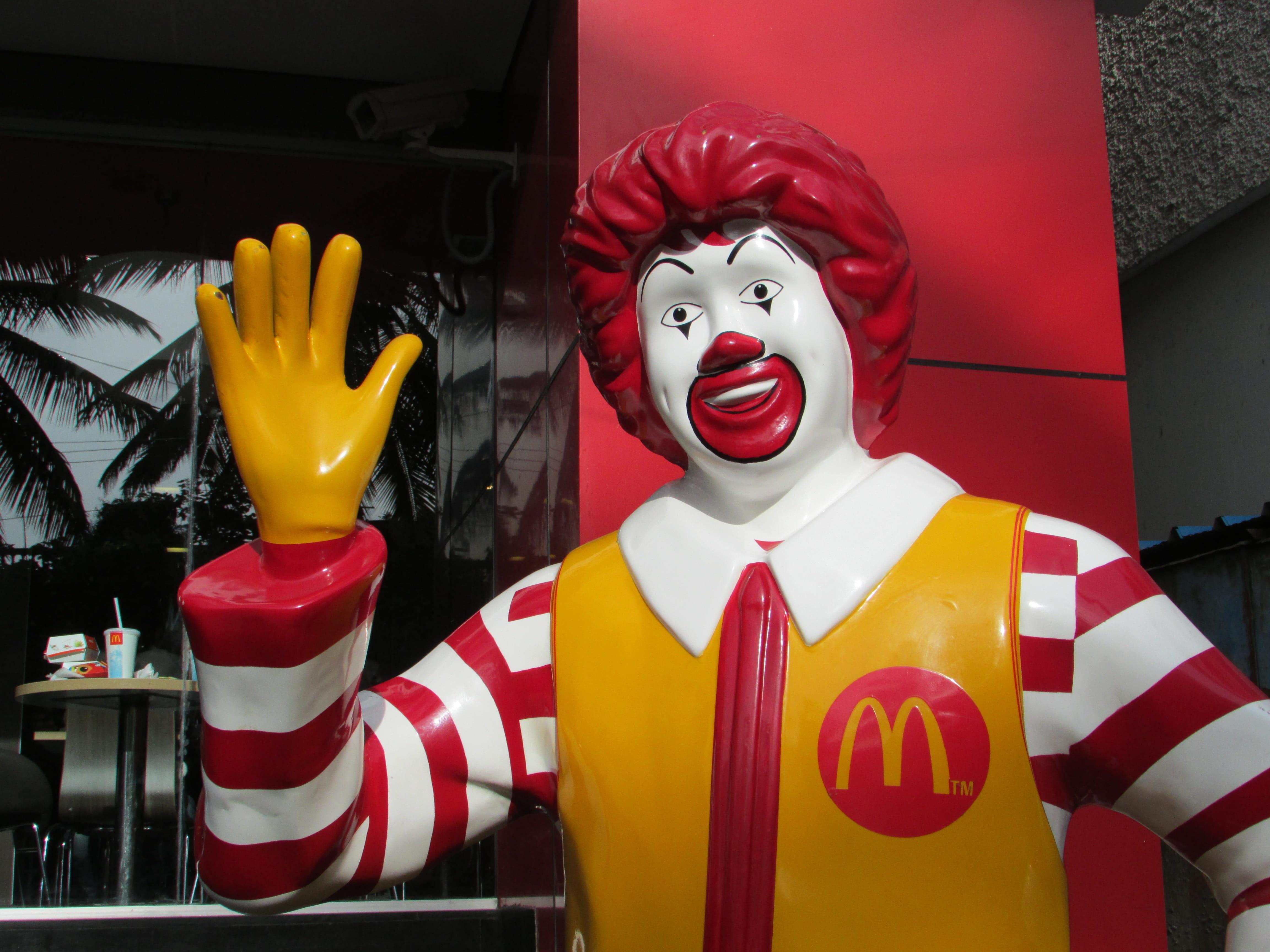 mannequin, creativity, built structure, Mcdonald, building, no people, s, representation, indoors, statue, Yellow, sculpture, costume, stage costume, human representation, HD Wallpaper