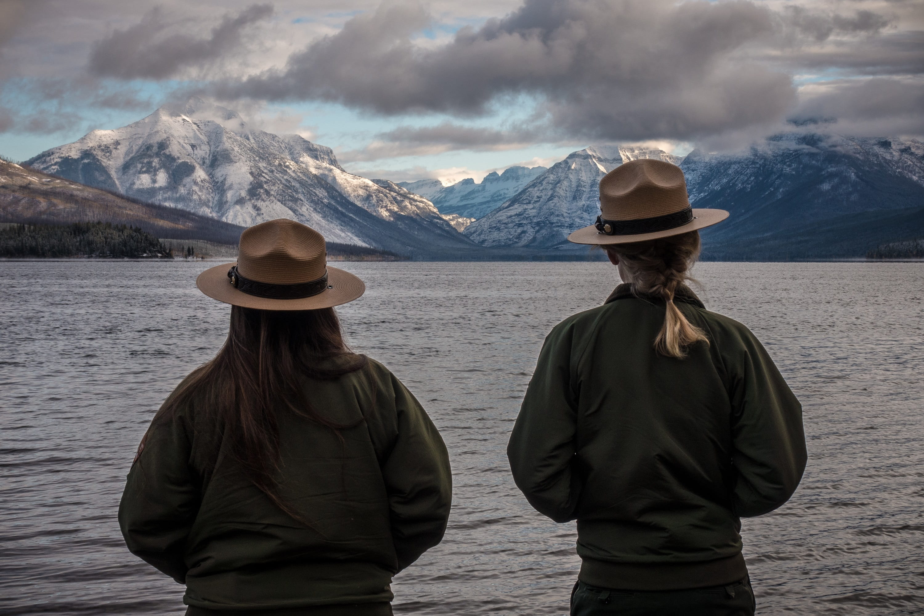 evening, mountain range, winter, clothing, national park, glacier, sky, montana, twilight, scenics - nature, rangers, snowcapped mountain, people, lake mcdonald, HD Wallpaper