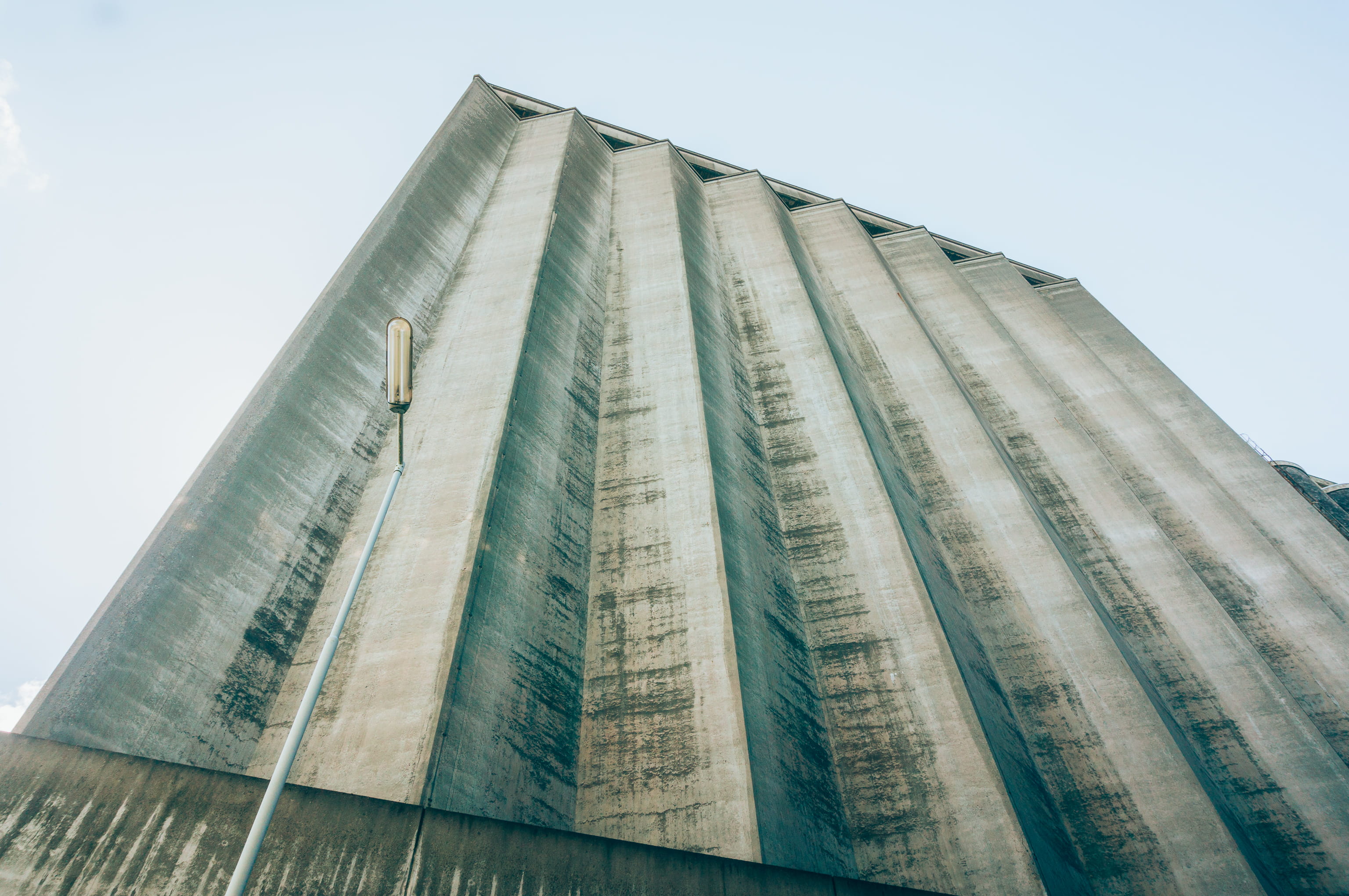 no people, 2K, building, building exterior, outdoors, skyscraper, urban decay, architecture, old, sky, futuristic, modern, urbex, tower, city, nature, HD Wallpaper