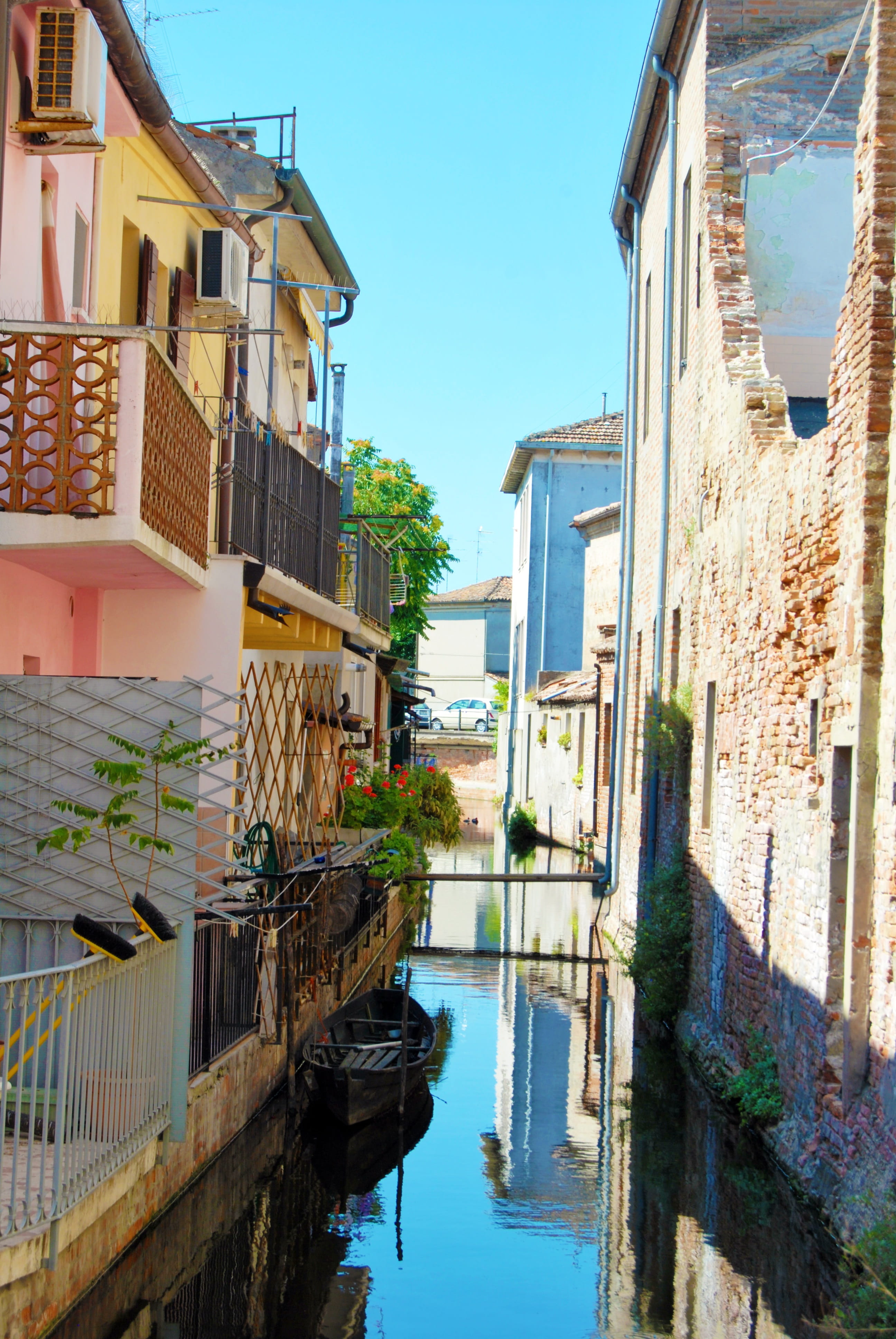 outdoors, city, sunny day, venice - Italy, alley, europe, water, town, architecture, colorful, no people, plant, street, historical, window, river, residential building, Phone HD Wallpaper