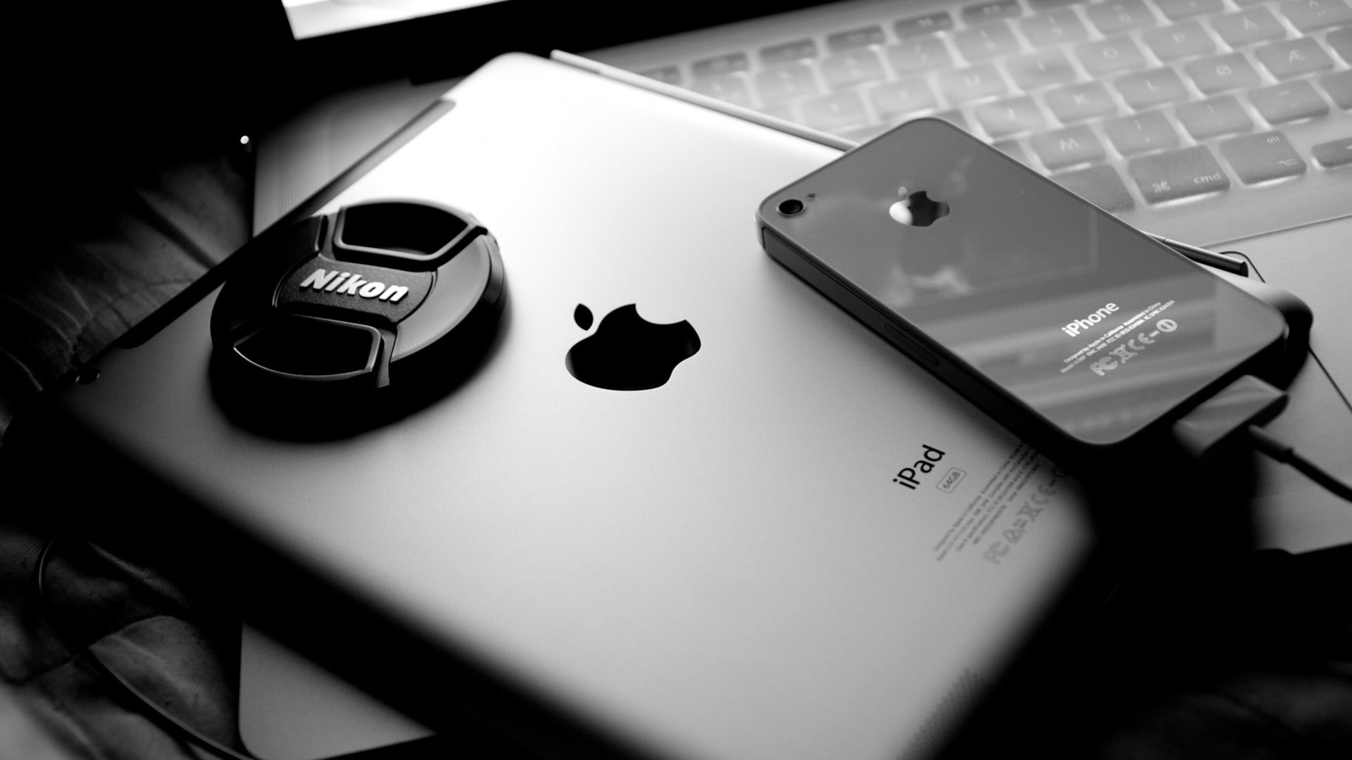 monochrome, apple, 1080P, ipad, iphone, lenscap, macbook, hd, gear, nikon, HD Wallpaper