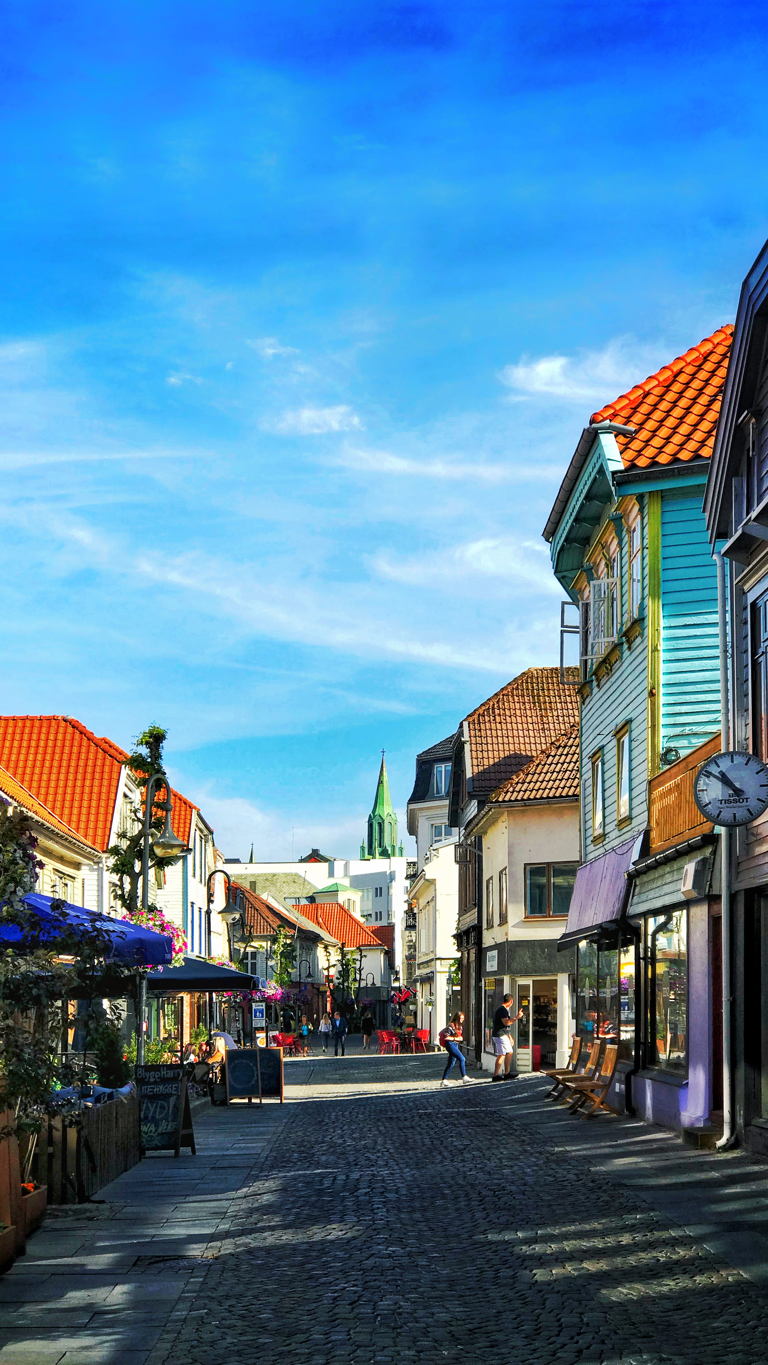 sidewalk, incidental people, sky, spire, concrete, stavanger, tower, street market, neighborhood, nature, direction, architecture, nedre holmegate 30, house, Phone HD Wallpaper