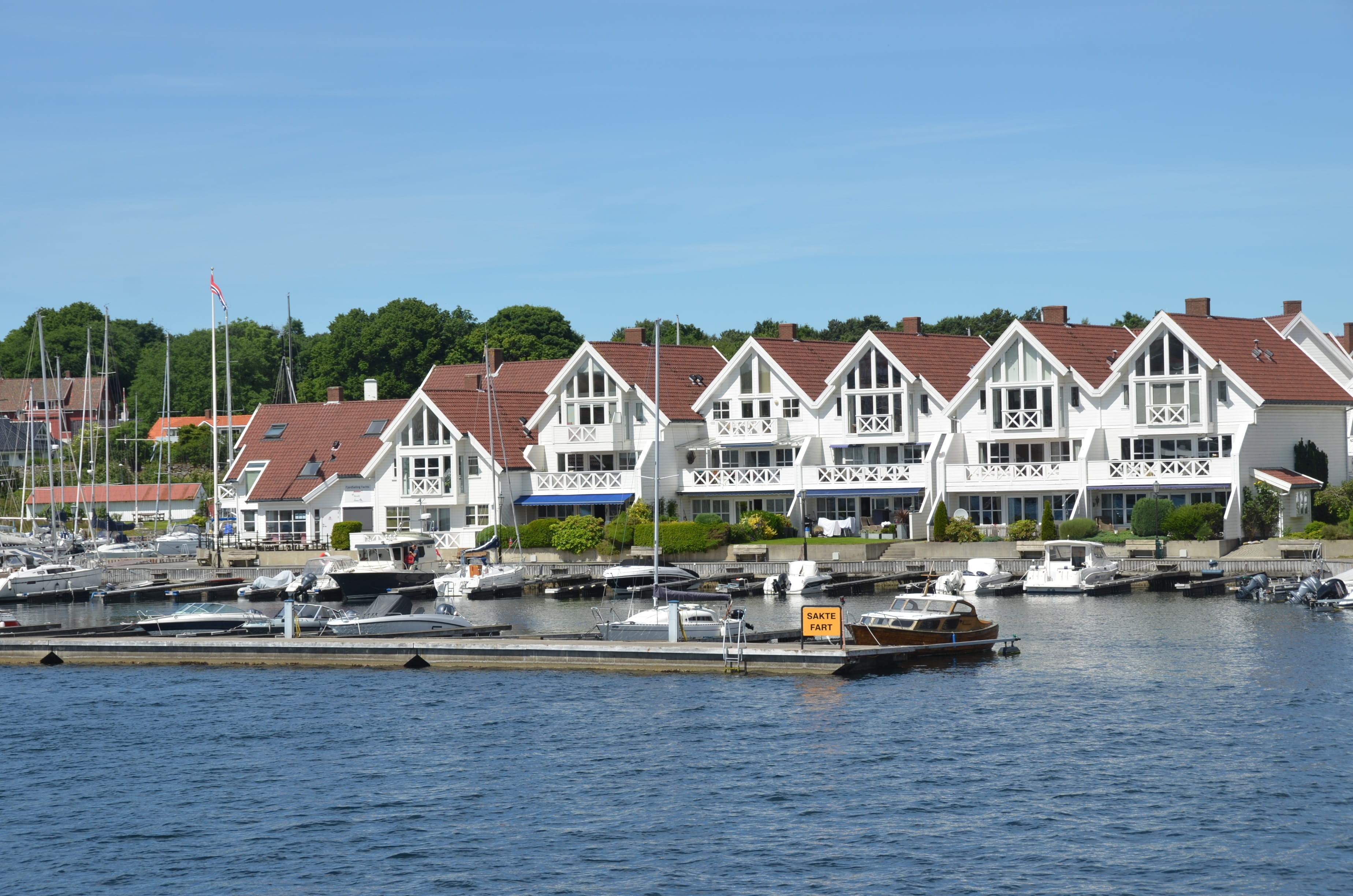 day, building, residential building, harbor, no people, House, sky, house, building exterior, outdoors, sea, nature, Norway, mode of transportation, city, HD Wallpaper