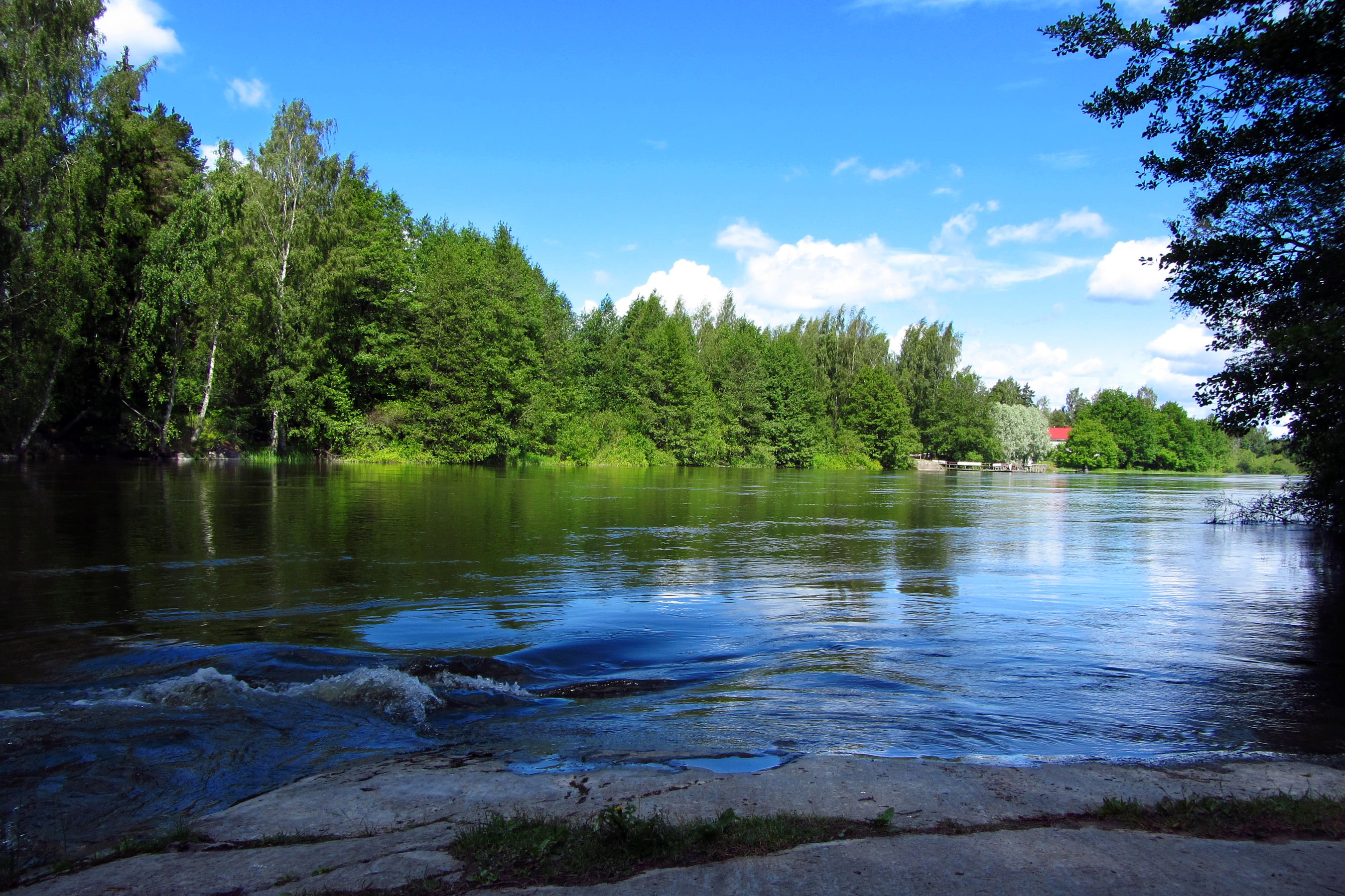 lake, 2K, river, Finland, non-urban scene, leafed, house, tranquil scene, tree, outdoors, green, forest, waterfront, sky, green color, stones, plant, no people, HD Wallpaper