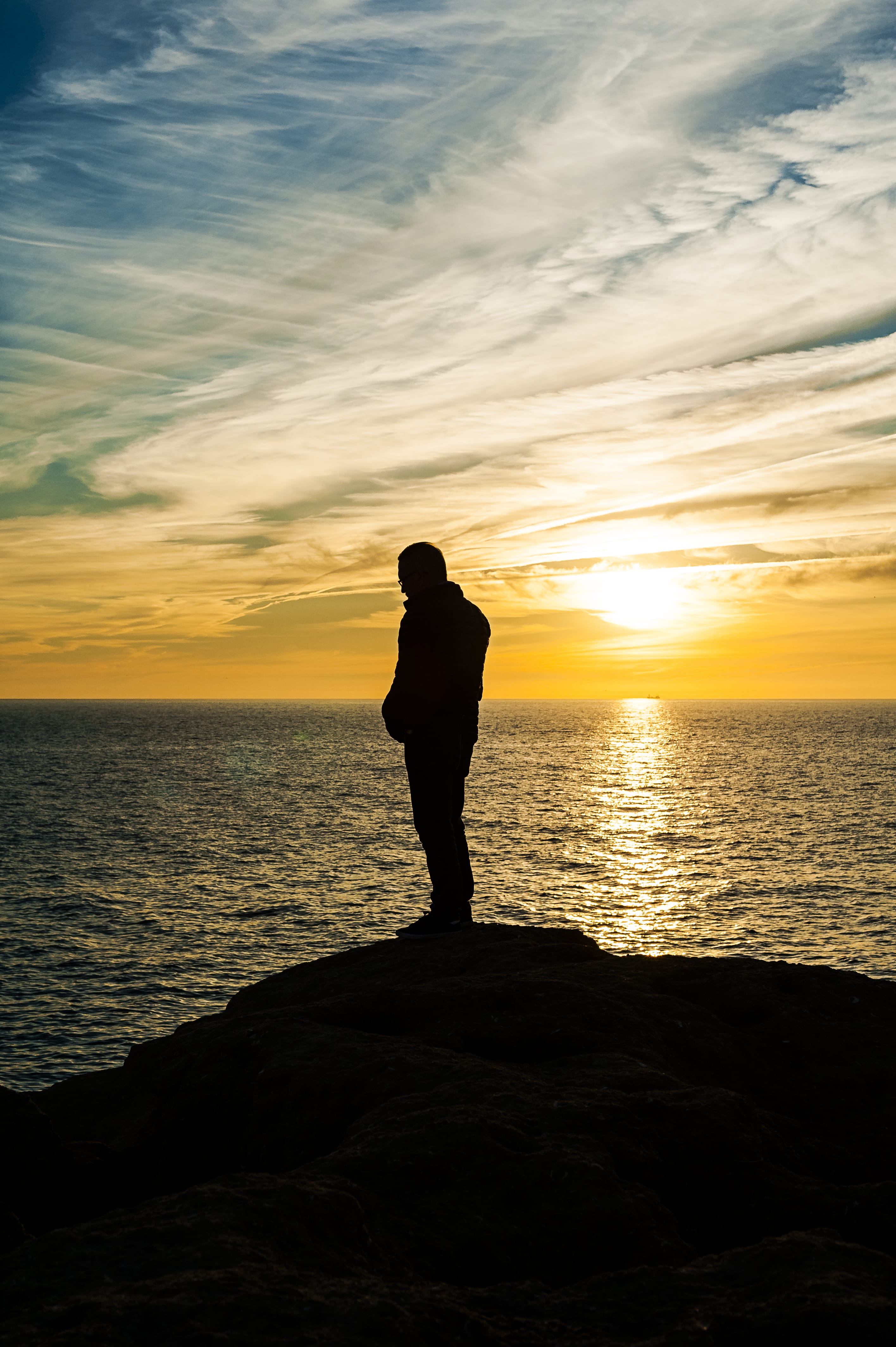leisure activity, orange color, horizon, Algarve, standing, Silhouette, Nikon D700, Sunset, water, horizon over water, Europe, My Perspective, real people, Phone HD Wallpaper