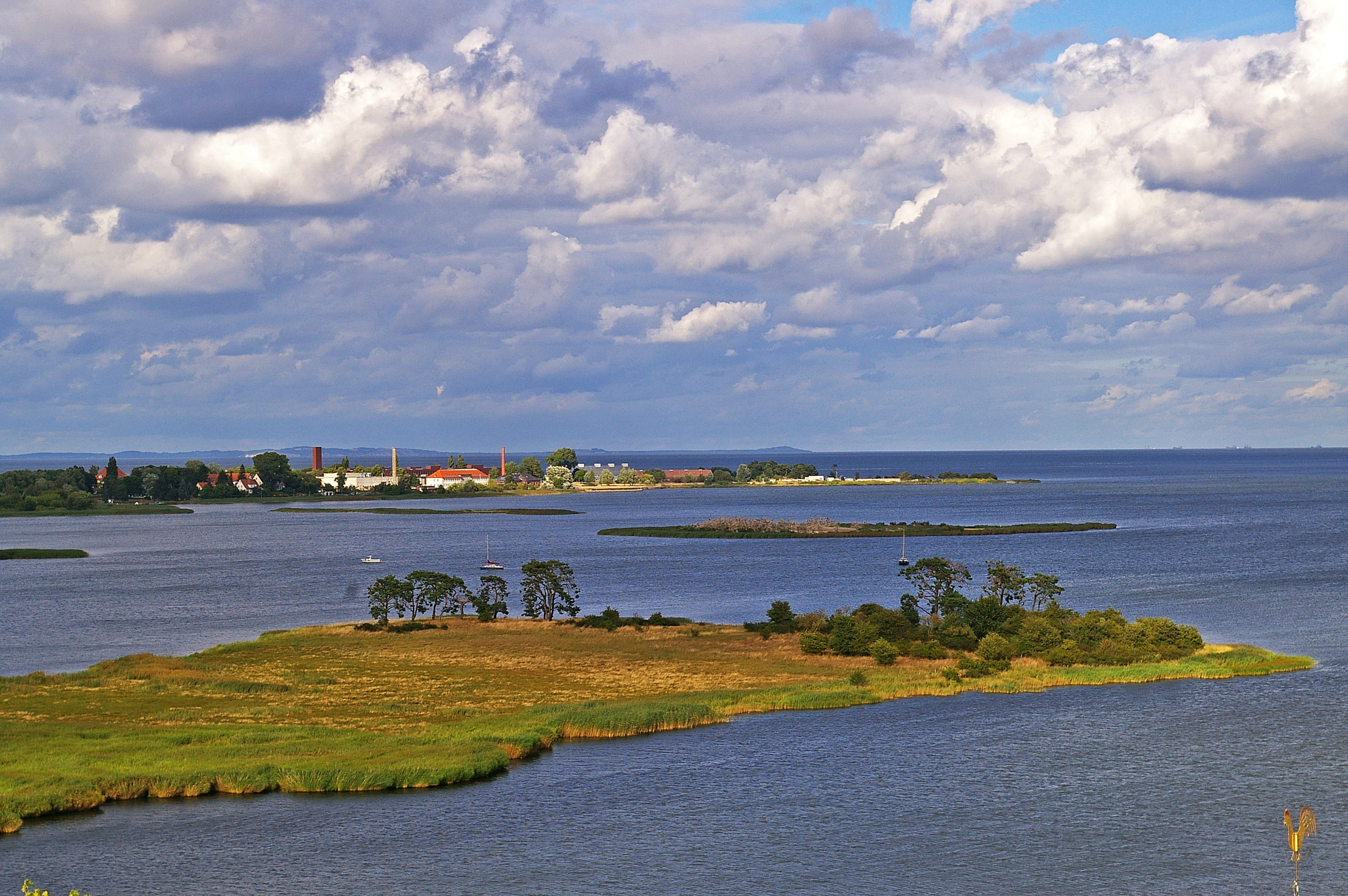tranquil scene, nature, landscape, atmospheric, travel destinations, rest, sea, lake, island, bodden views, 2K, idyllic, riems, architecture, day, sky, HD Wallpaper