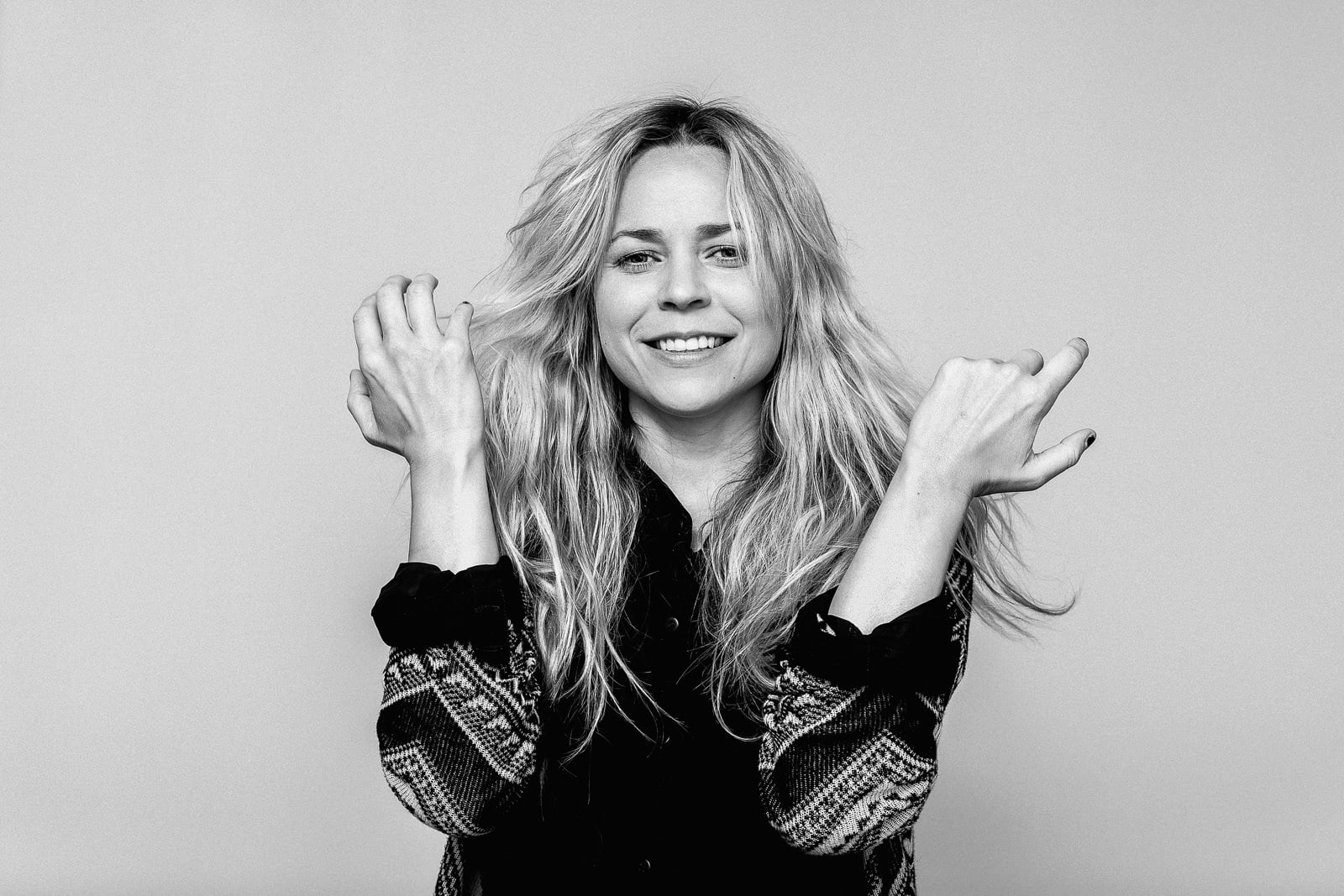 hair, women, monochrome, beauty, casual clothing, portrait, Paula Vesala, looking at viewer, teenager, singer, studio shot, blond hair, one person, indoors, HD Wallpaper