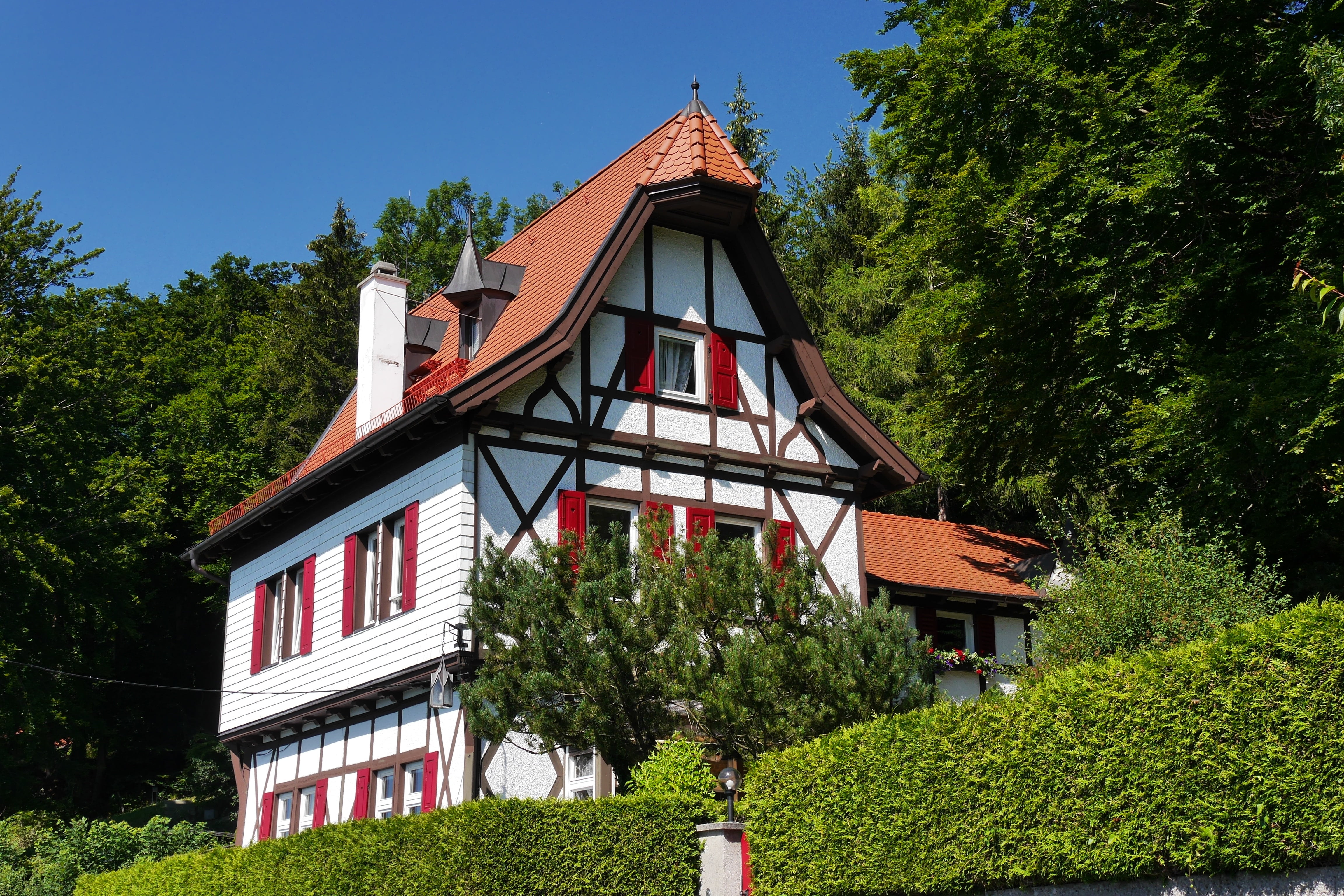 plant, sky, house, architecture, roof, place of worship, window, starnberger see, built structure, nature, city, 4K, building exterior, day, old house, HD Wallpaper