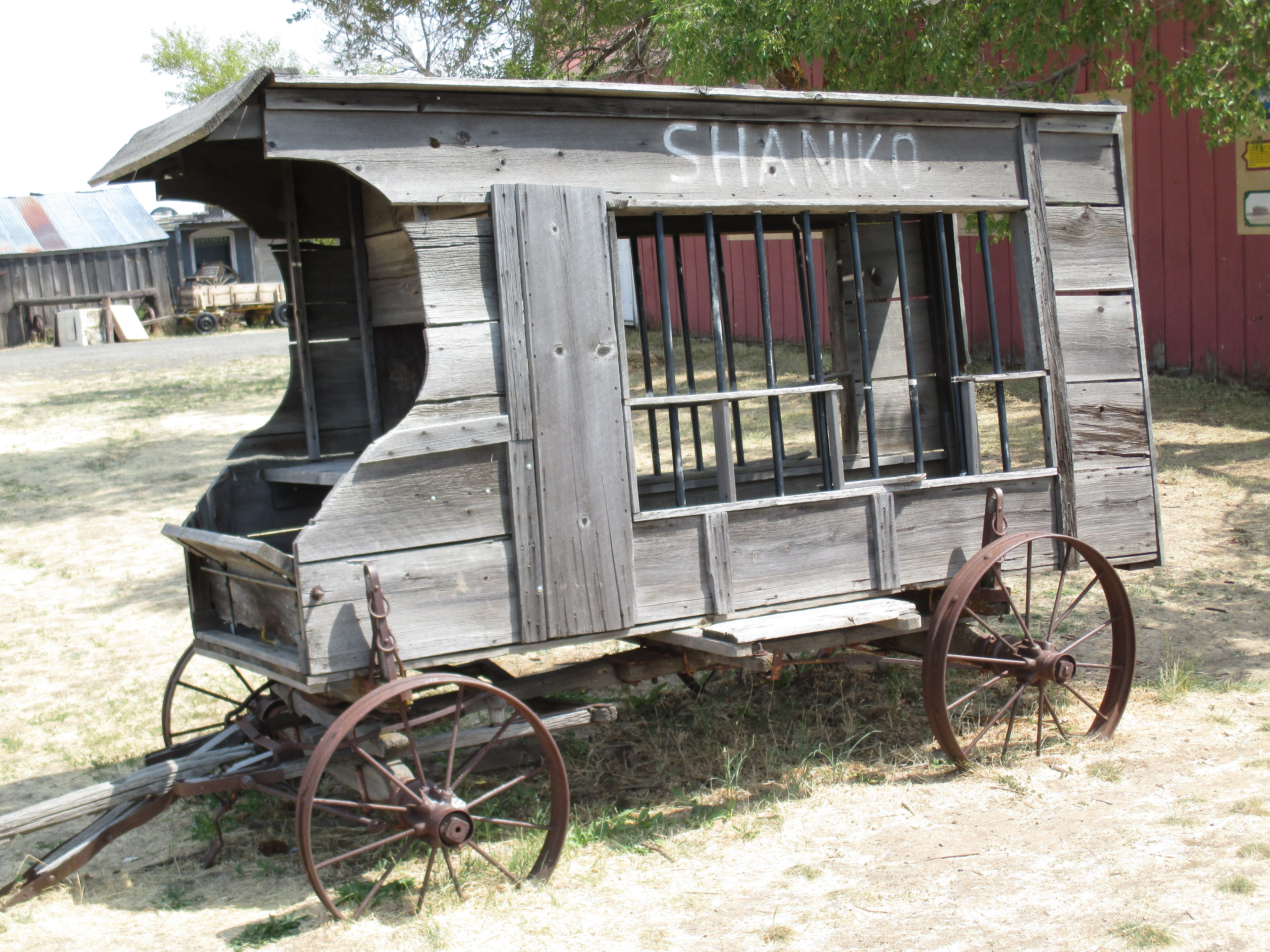 4K, shaniko stage, wheel, cart, plant, nature, wood - material, built structure, obsolete, mode of transport, mode of transportation, land vehicle, outdoors, HD Wallpaper