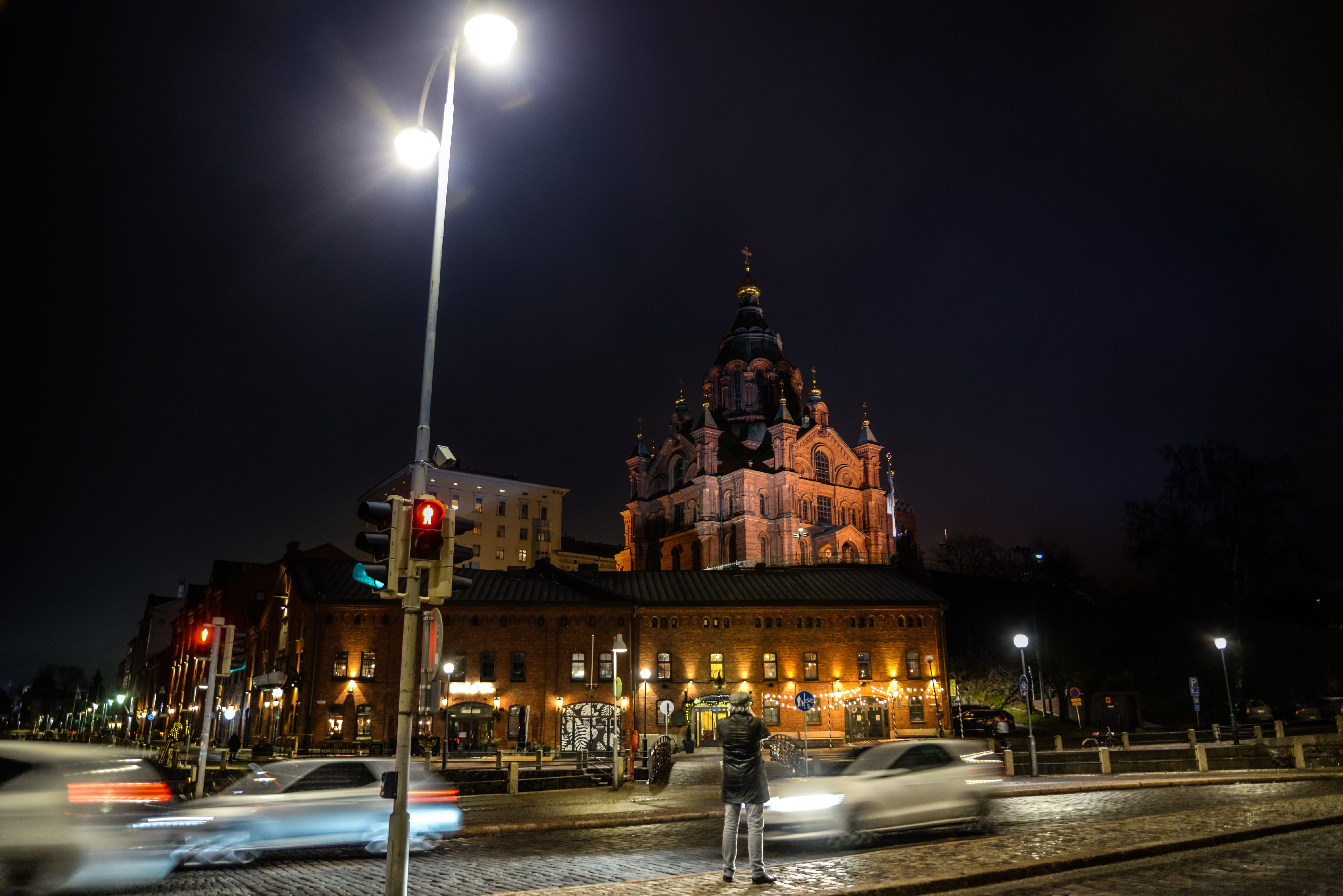 5K, transportation system, dark, road, person, built structure, building exterior, place of worship, modern, evening, time, lamp posts, night, street light, HD Wallpaper