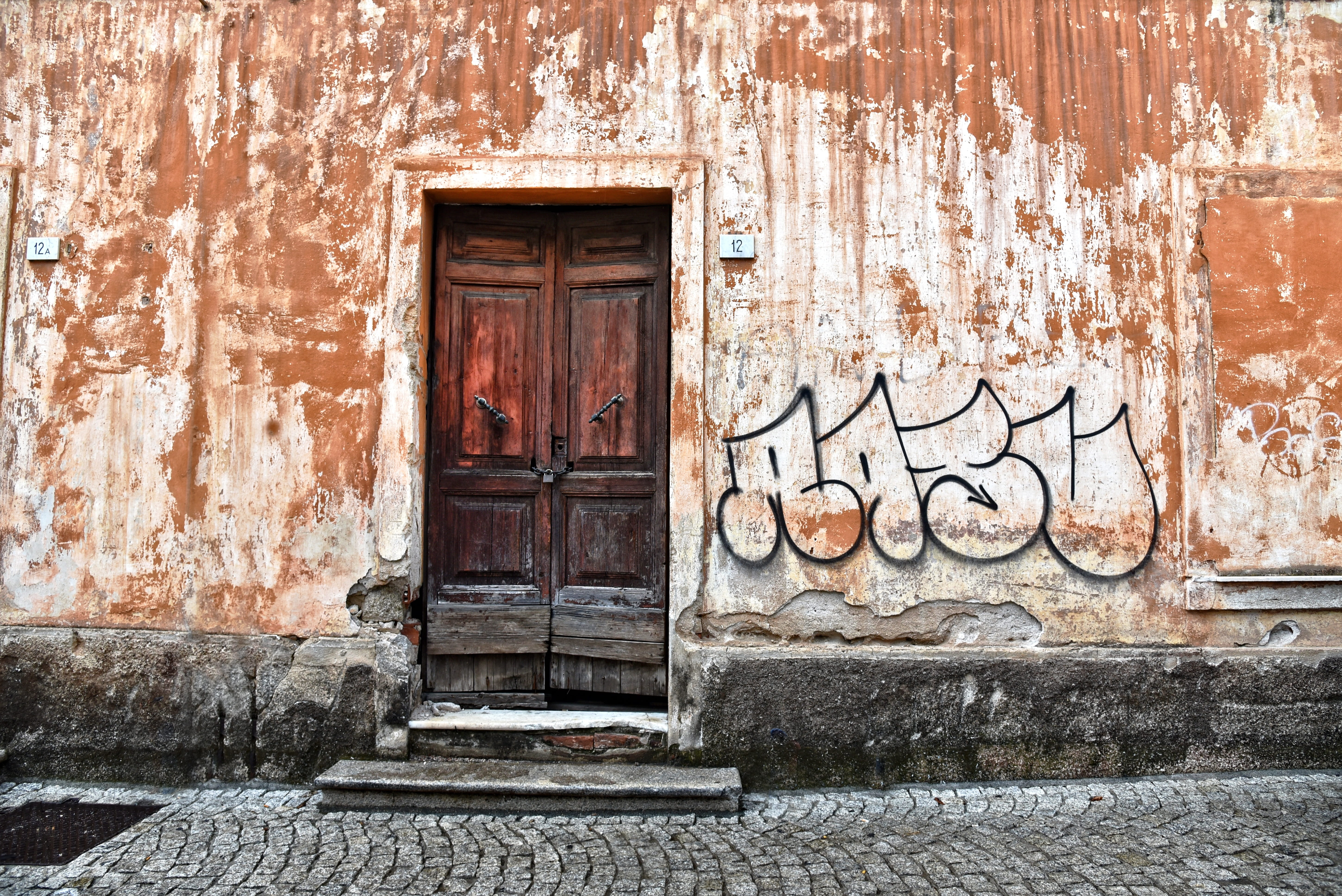 architecture, peeling, old, closed, window, outdoors, brown, doorway, graffiti, weathered, safety, panel, walls, plaster, security, behind, entrance, neglected, HD Wallpaper