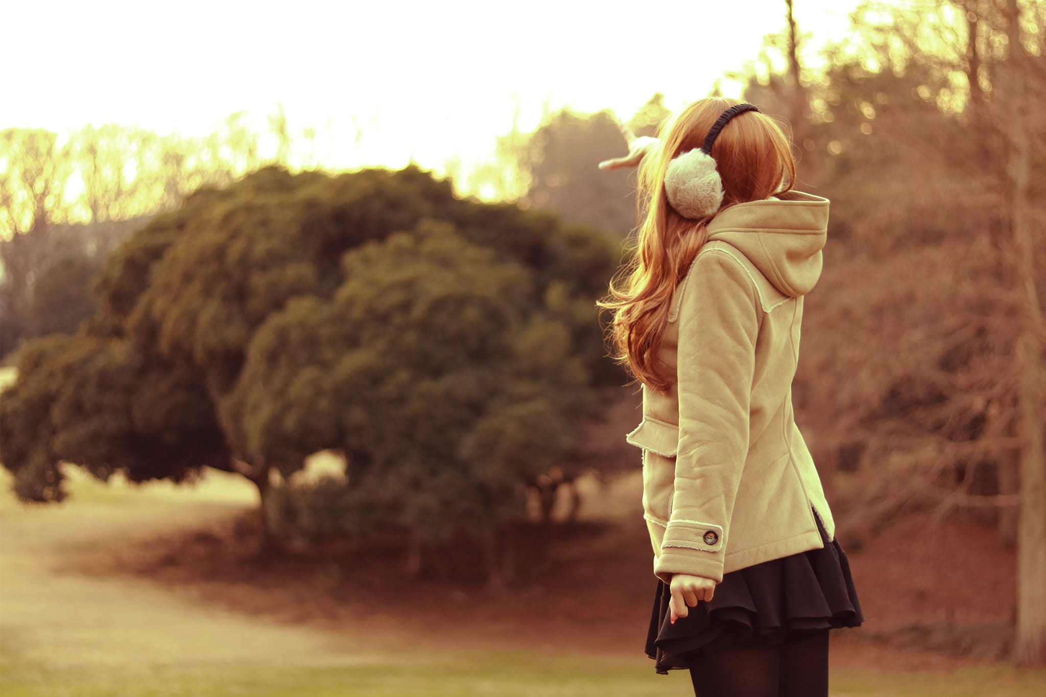 outdoors, people, two people, positive emotion, grass, women, woman, autumn, green, plant, three quarter length, adults Only, sunlight, warm clothing, grass field, HD Wallpaper
