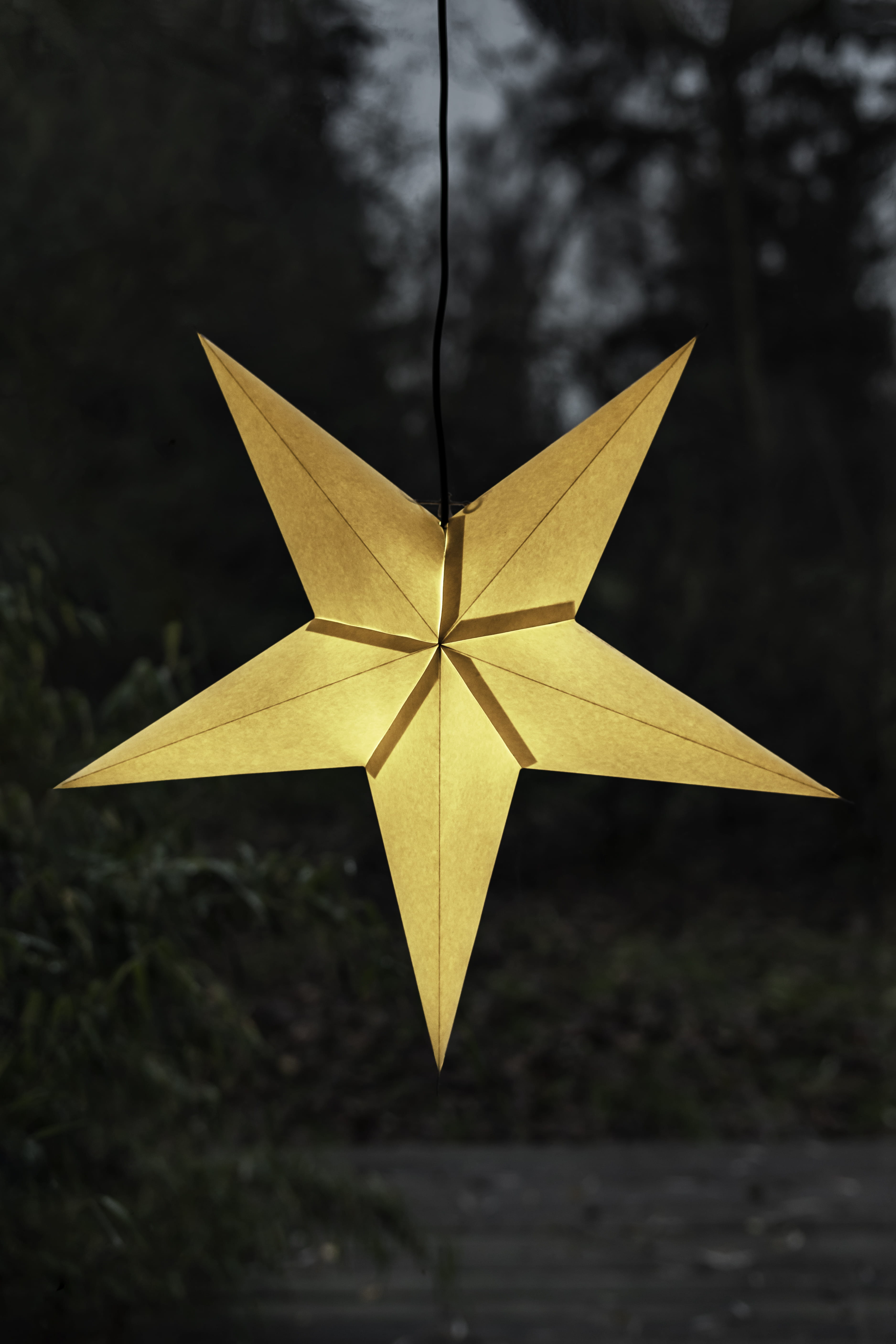 path, bronze, light, pattern, yellow, transportation, decoration, star, decor, patio umbrella, close-up, focus on foreground, tree, aircraft, sidewalk, Phone HD Wallpaper