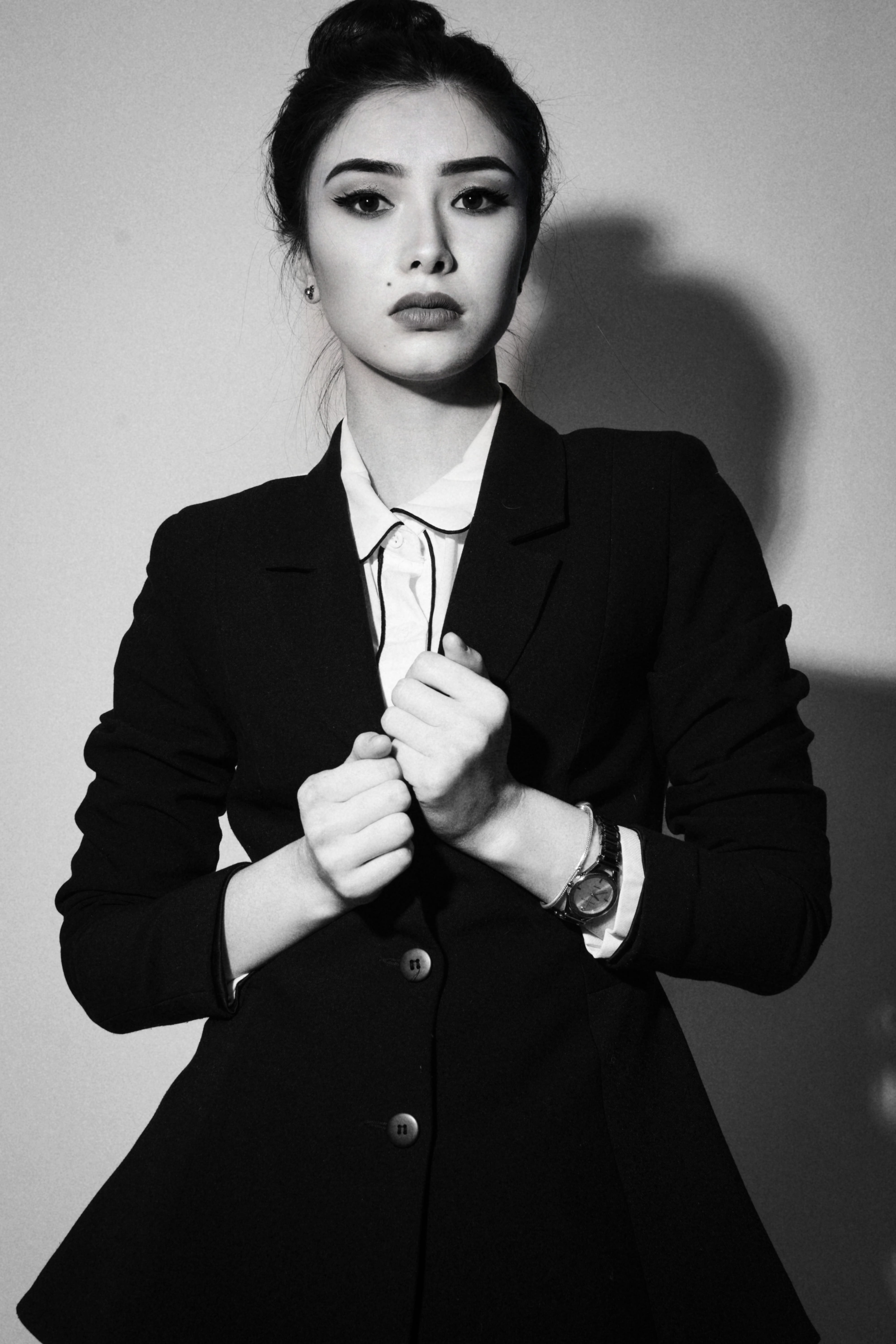 face, adult, hand, young adult, 5K, tie, female, holding, waist up, business, long, person, photo, sleeve, menswear, coat, photography, one person, accessories, Phone HD Wallpaper