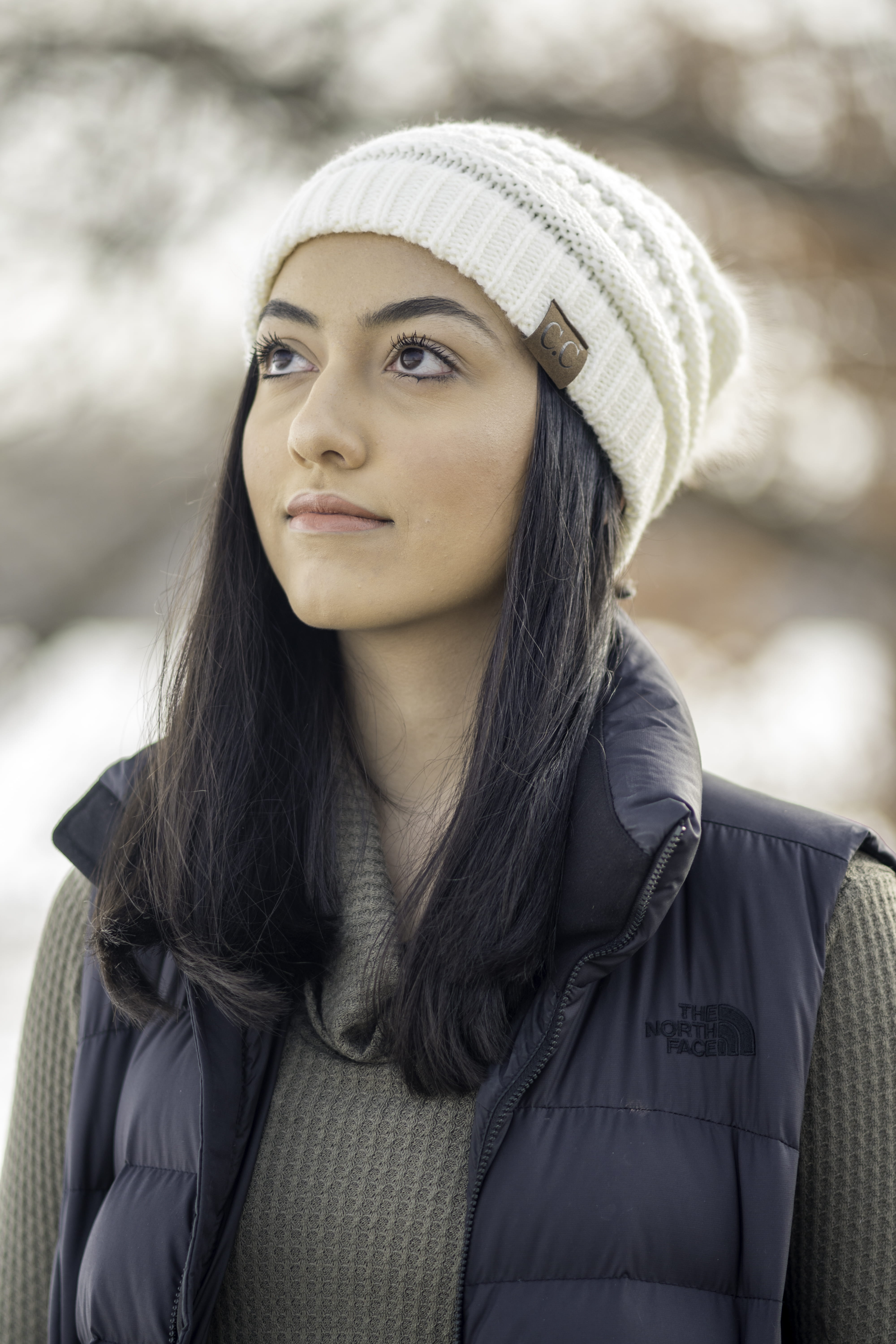beauty, focus on foreground, bonnet, lifestyles, person, young women, young adult, kid, contemplation, human, coat, hairstyle, face, cap, leisure activity, Phone HD Wallpaper