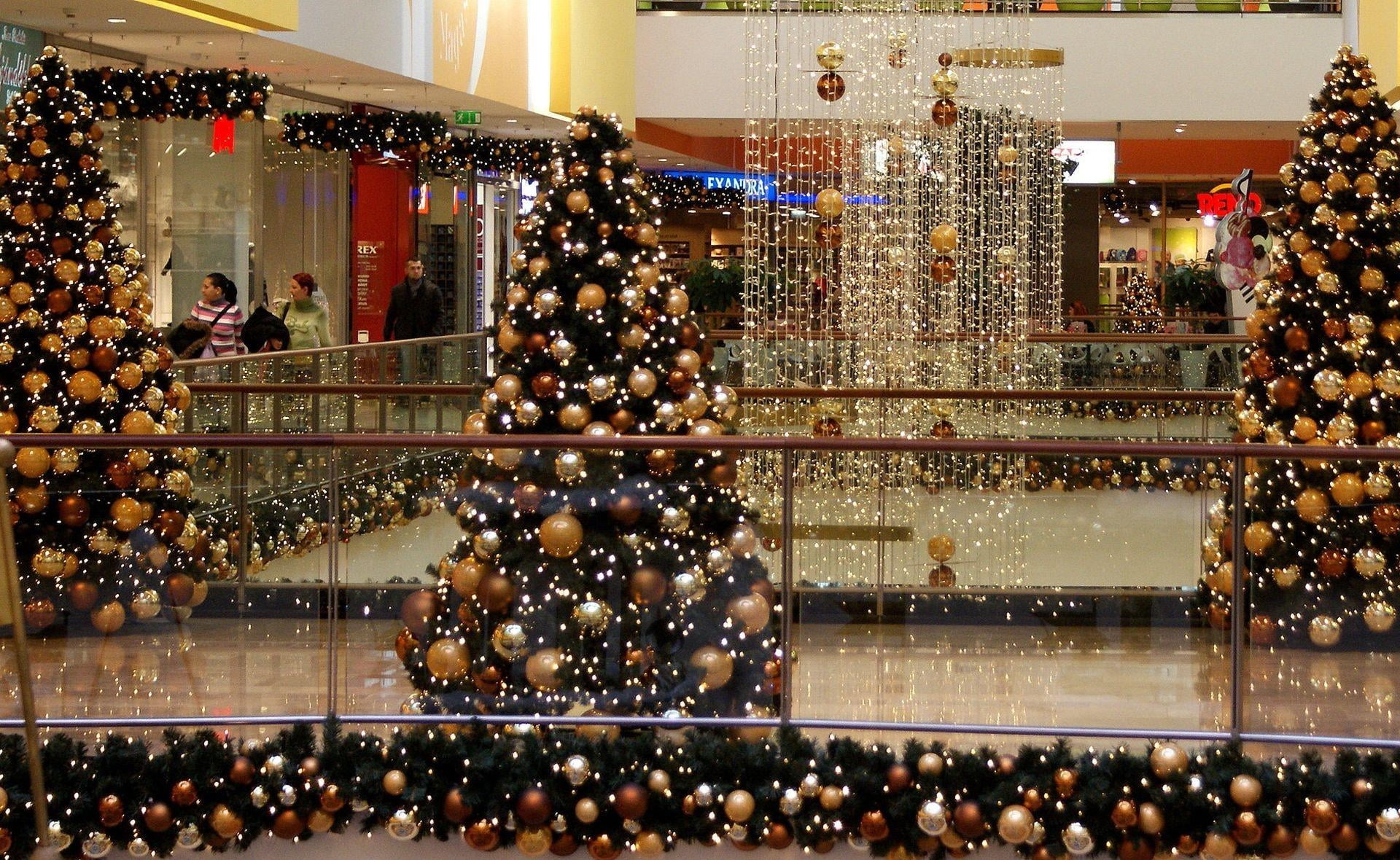 christmas, green, night, crowd, tree, christmas ornament, no People, holiday - event, real people, christmas Decoration, event, decoration, 1080P, group of people, HD Wallpaper