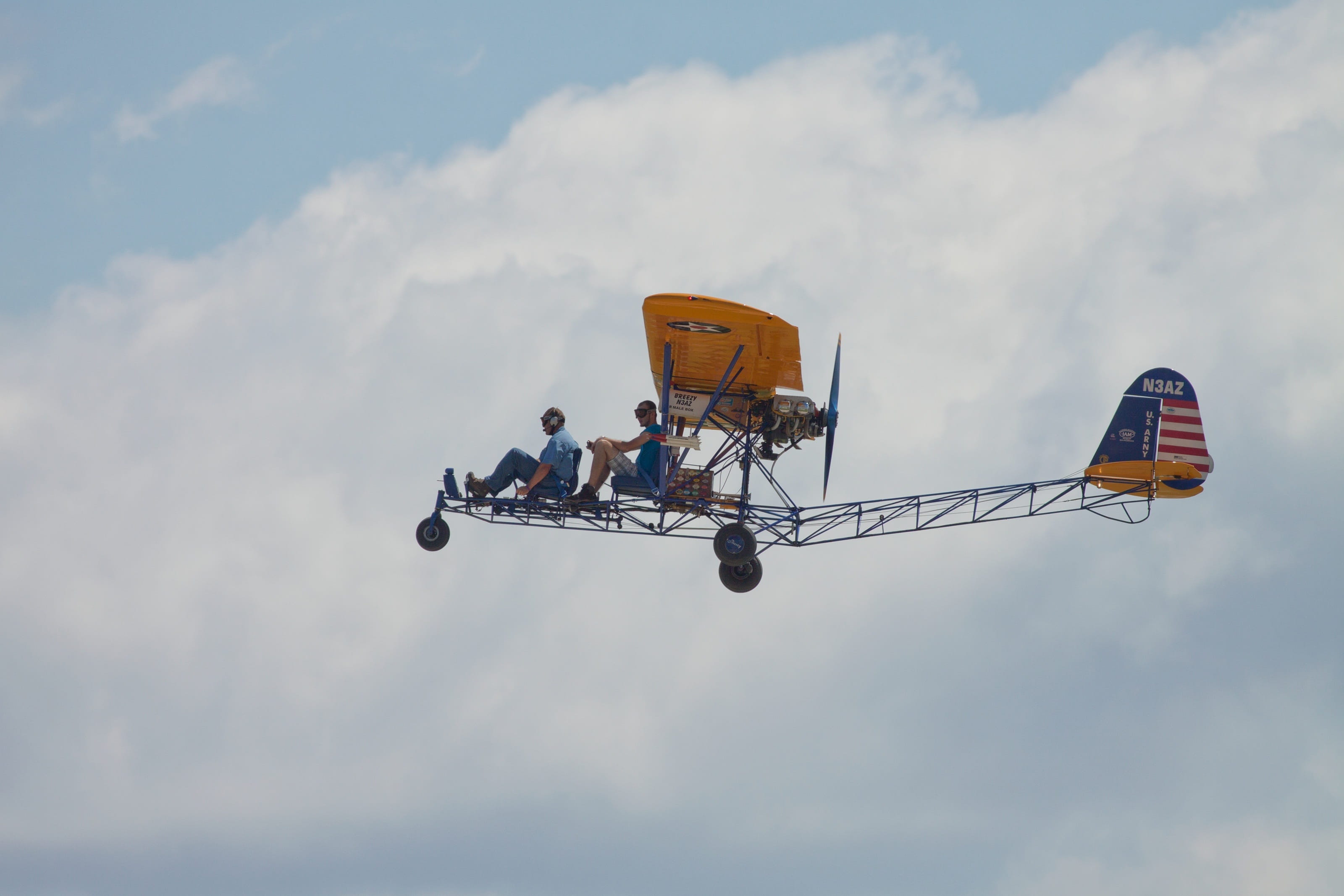 2K, lifestyles, low angle view, travel, ultralight, Transportation, real people, cloud, flying, outdoors, Airplane, mode of transportation, man, adventure, HD Wallpaper