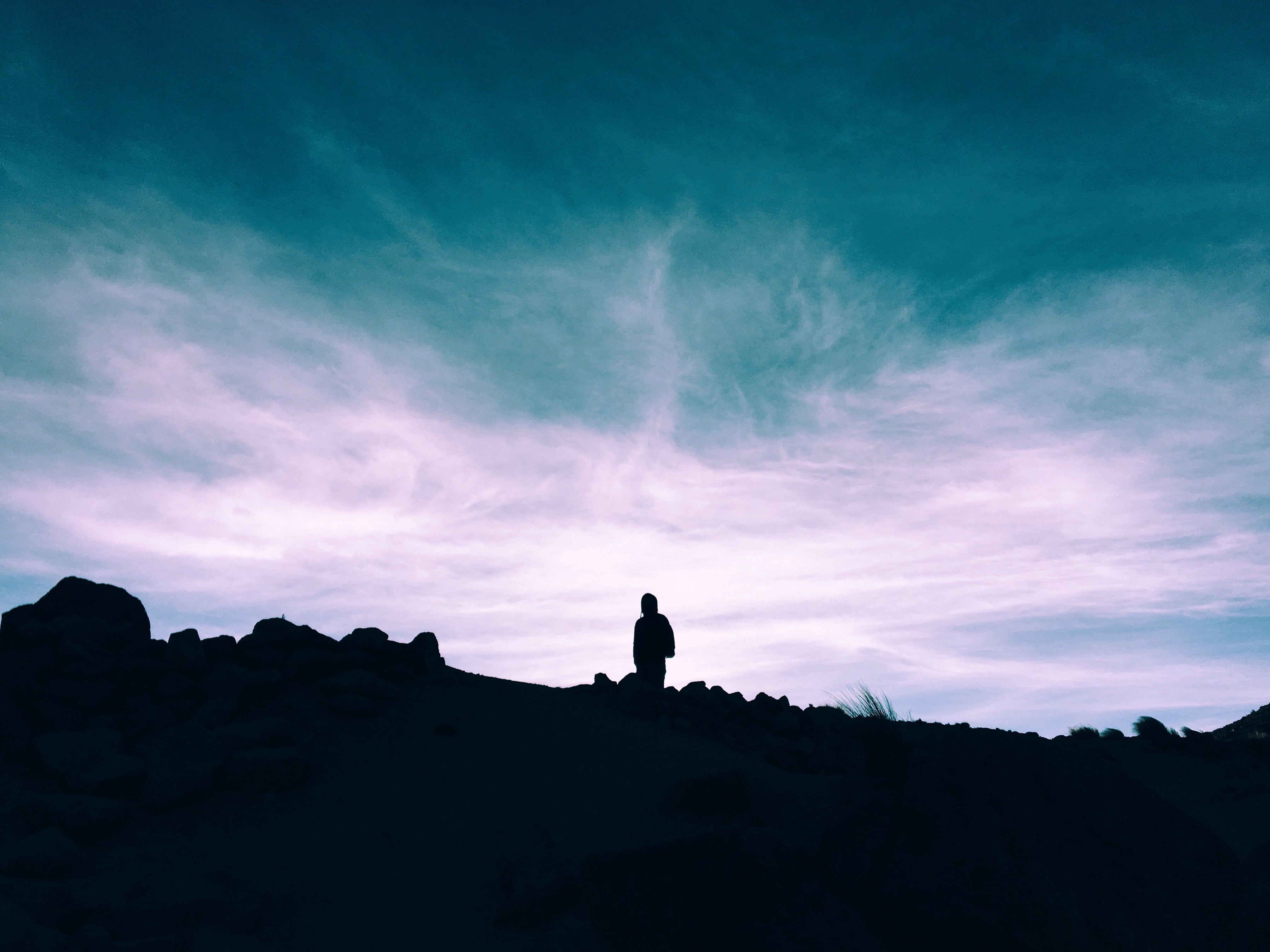 nature, leisure activity, men, dark, sunset, standing, mountain peak, cloud - sky, land, landscape, sky, cirrus, clouds, outdoors, silhouette, hill, rock - object, HD Wallpaper