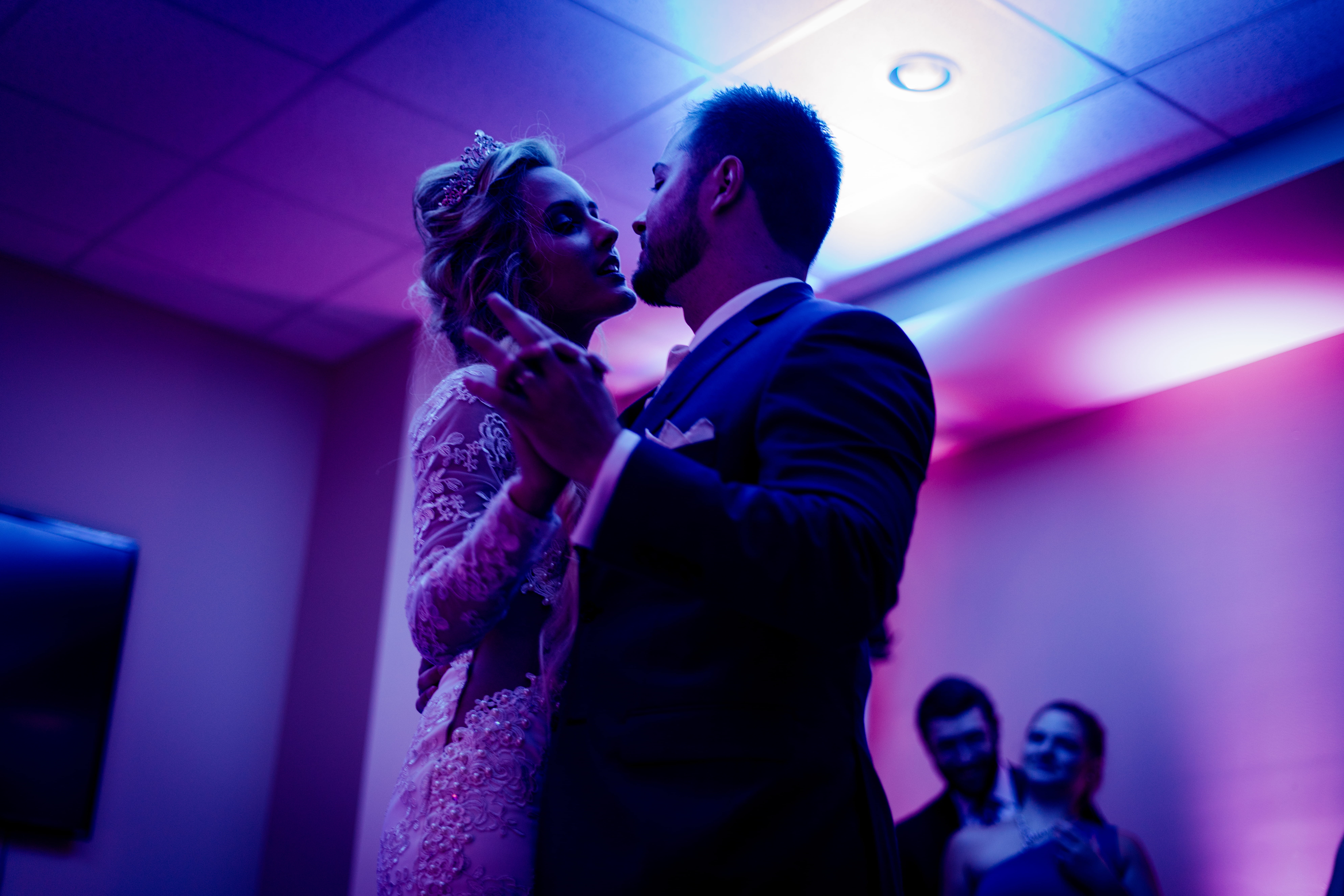 young adult, young couple, love, married, lights, nightclub, intimate, tiara, caucasian, newlywed, man, nightlife, purple, men, dancing, togetherness, falling in love, HD Wallpaper