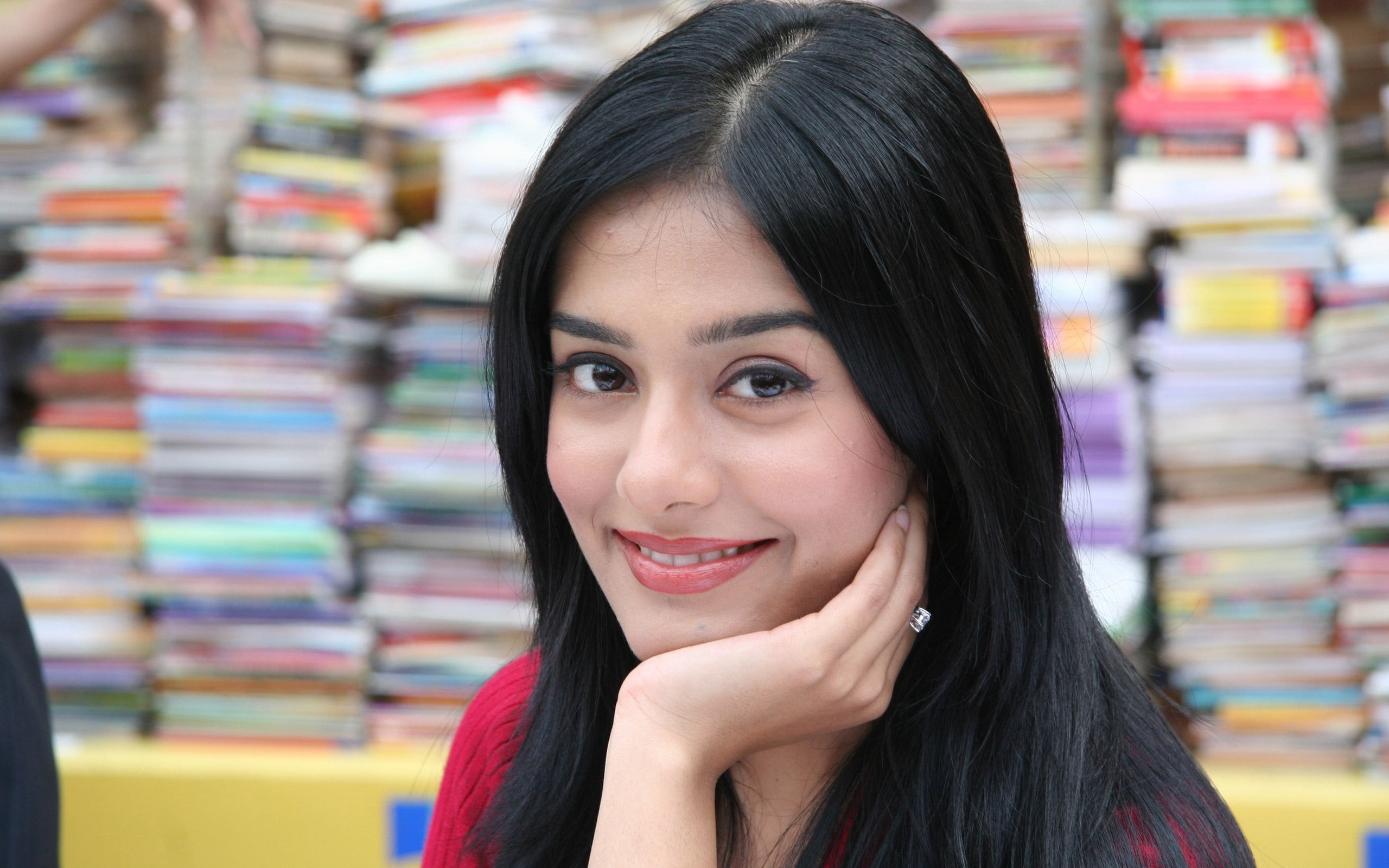 shelf, education, beautiful, cute, looking At Camera, shopping, choice, market, lifestyles, black hair, eyes, portrait, hairstyle, smile, adult, beauty, HD Wallpaper