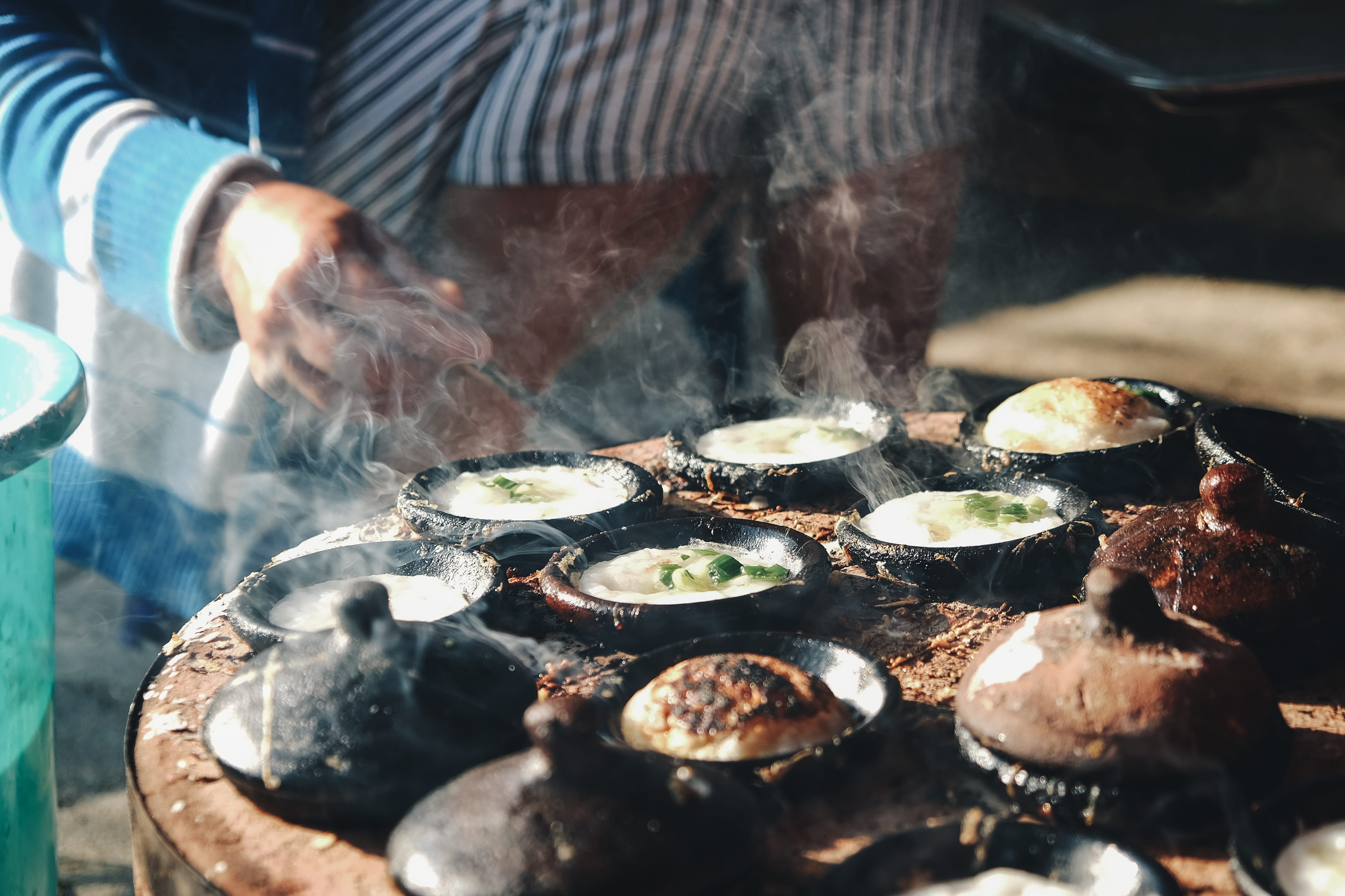 4K, bowls, midsection, meal, one person, occupation, seafood, food photography, preparing food, hand, heat - temperature, real people, freshness, delicious, HD Wallpaper