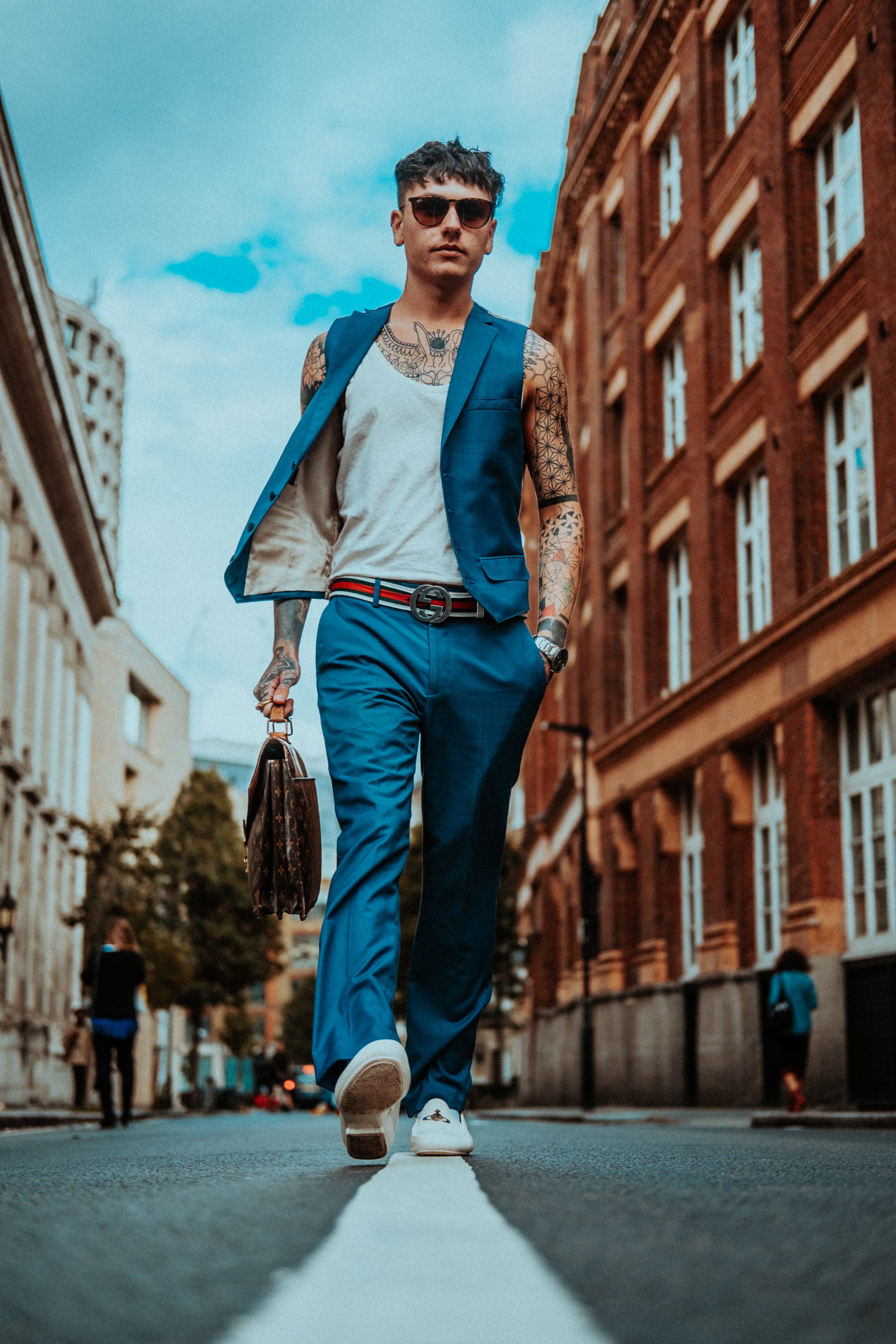 built structure, casual clothing, males, day, tree, sky, young adult, real people, fashion, outdoors, suit, architecture, middle, men, young men, style, Phone HD Wallpaper