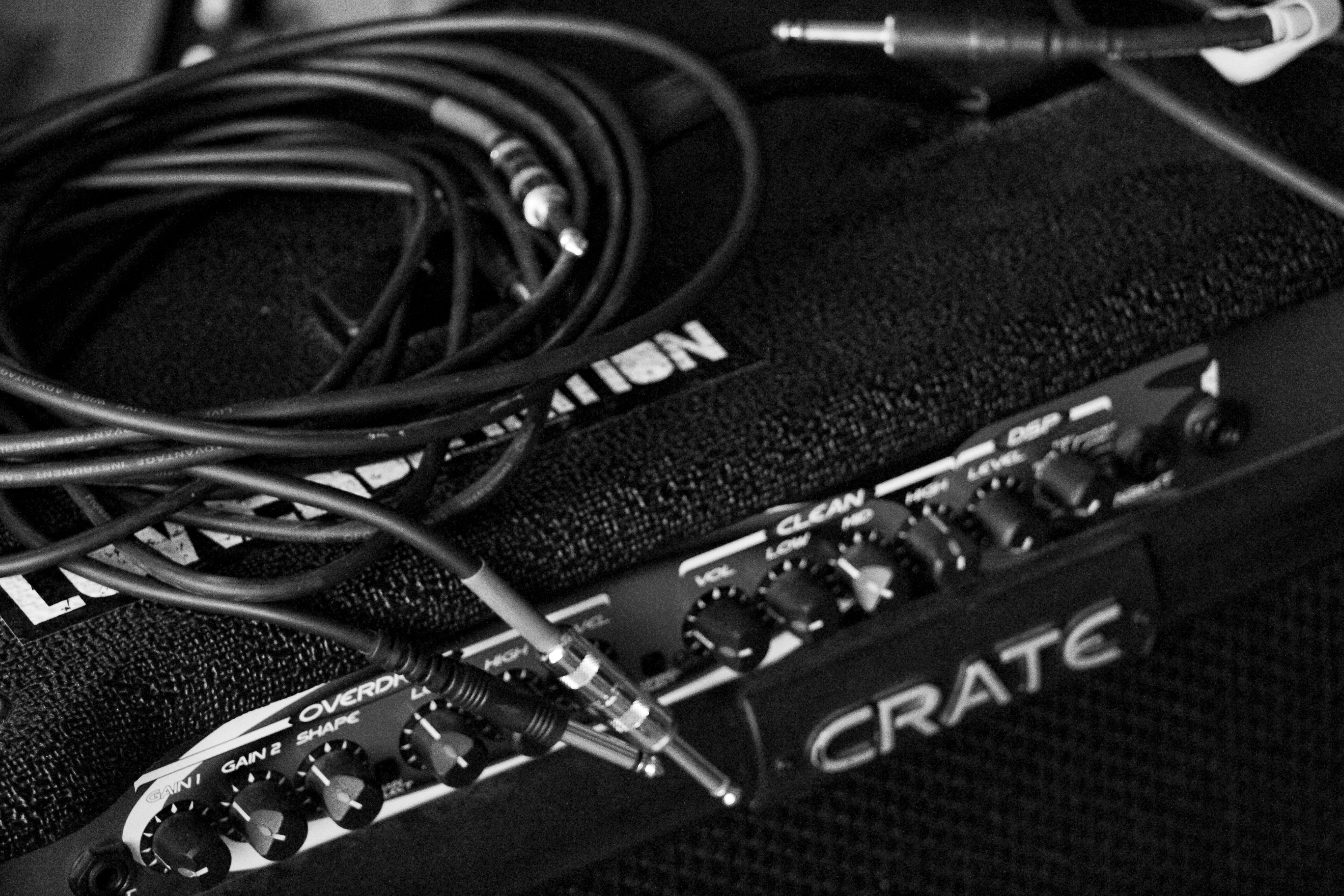 text, close-up, electronics industry, technology, music, guitar, selective focus, bandw, computer network, amp, indoors, black color, equipment, clean, HD Wallpaper