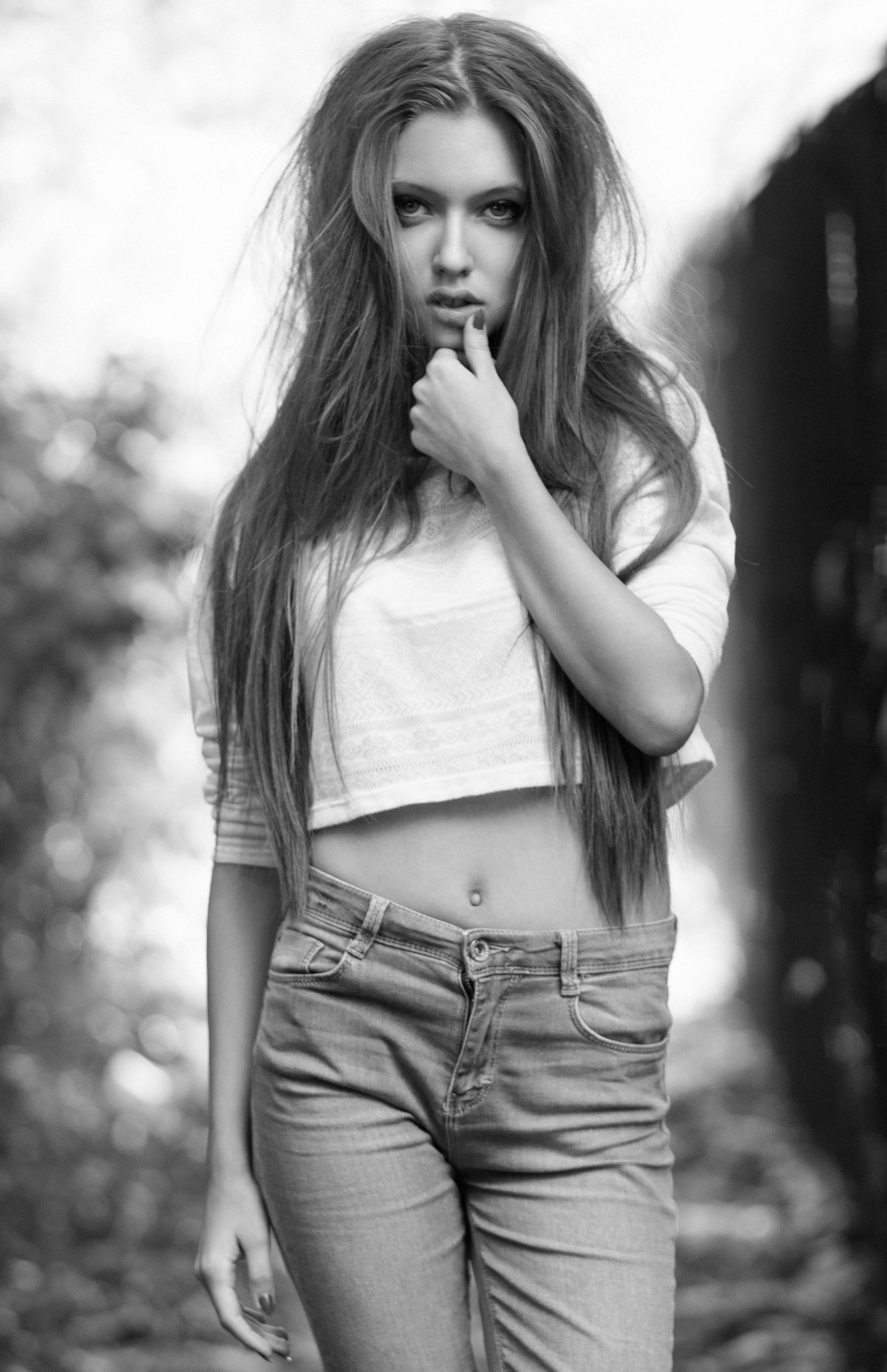 bandw, white, black, women, woman, hairstyle, forest, leisure activity, looking at camera, bw, standing, teenager, 2K, young adult, portrait, real people, Phone HD Wallpaper