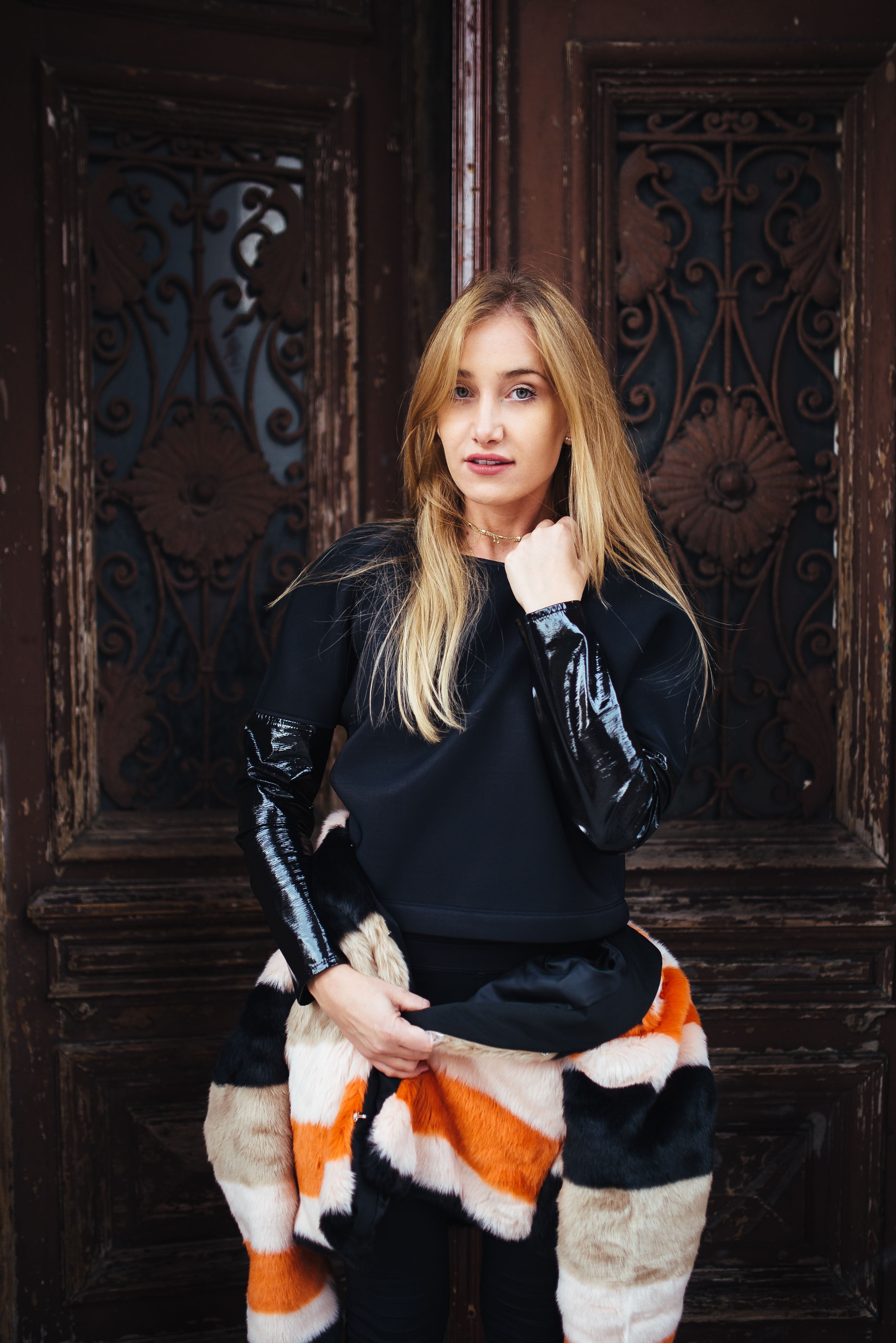 three quarter length, 5K, blond, street fashion, woman, model, portrait, caucasian, young adult, leisure activity, style, hair, beautiful woman, scarf, Phone HD Wallpaper