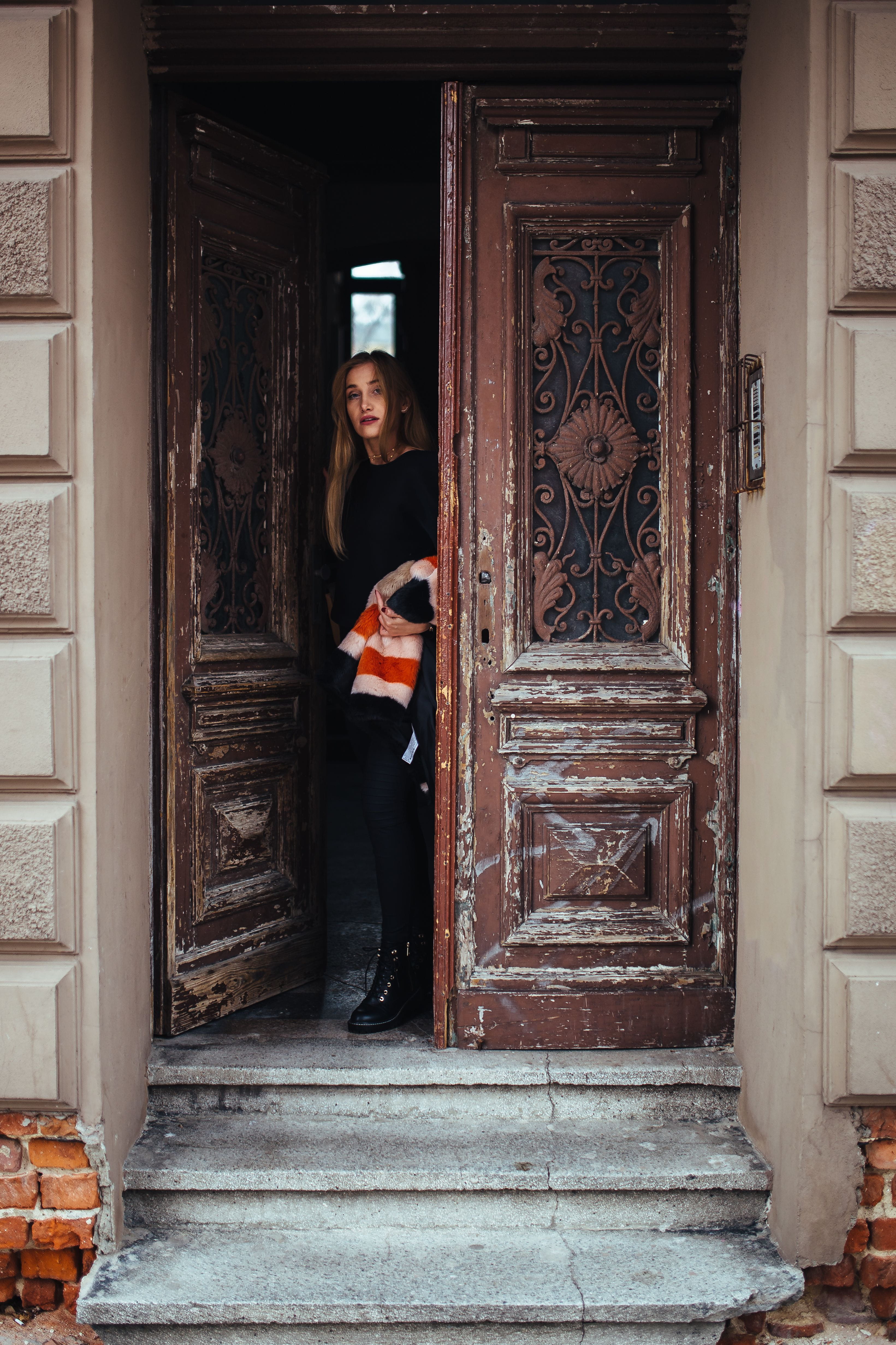 woman, building, full length, pretty, caucasian, looking at camera, casual clothing, architecture, door, outdoors, posing, lifestyles, street fashion, style, Phone HD Wallpaper