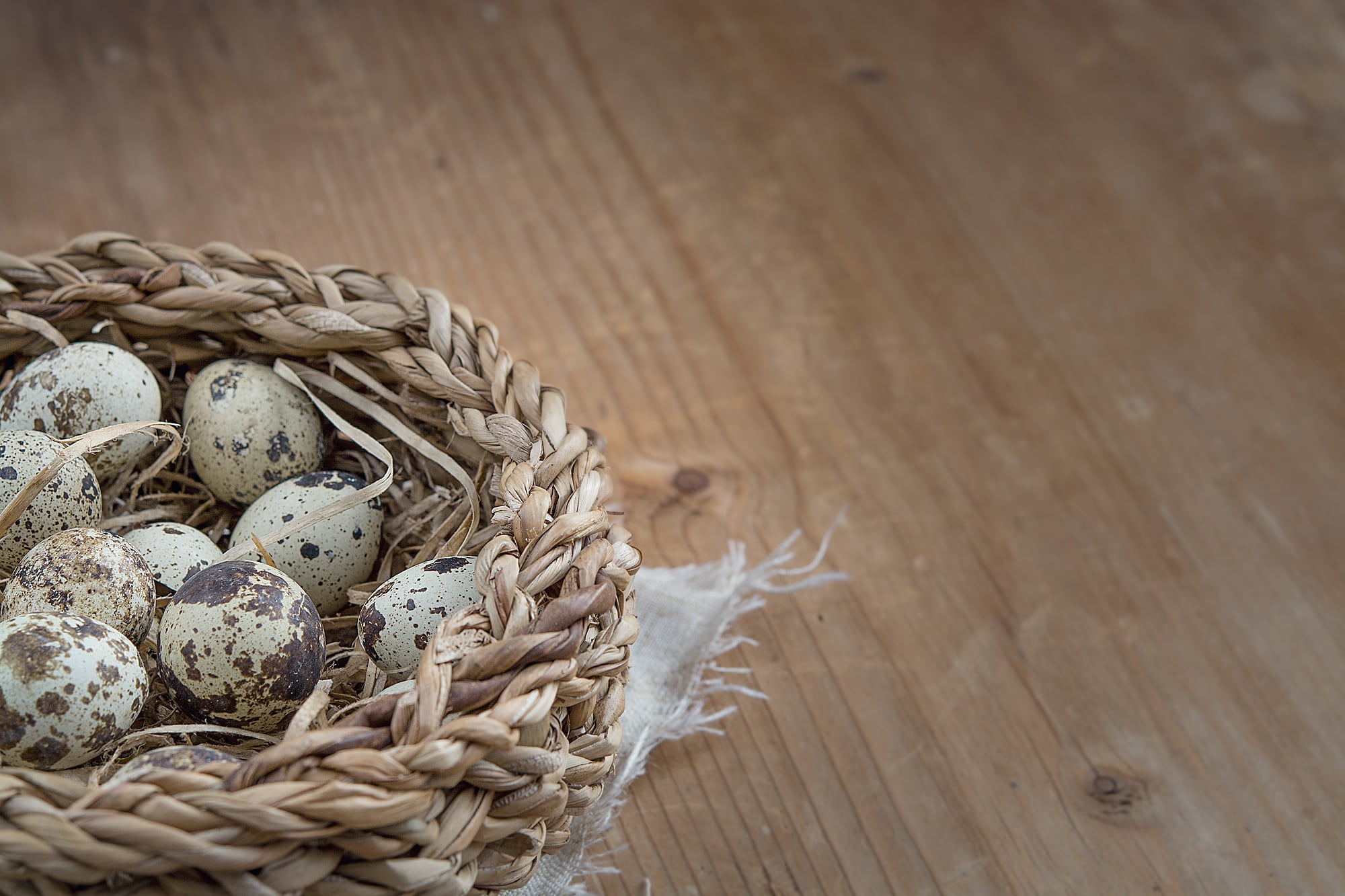 high angle view, decoration, small eggs, egg, food and drink, basket, celebration, selective focus, table, close-up, group of objects, animal Nest, wicker, HD Wallpaper