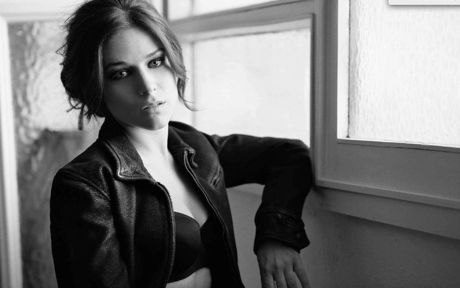 Leather Jacket, 720P, Black and White, Spanish, Actress, Celebrity, Iria del Río, Woman, Girl, Actresses, HD Wallpaper