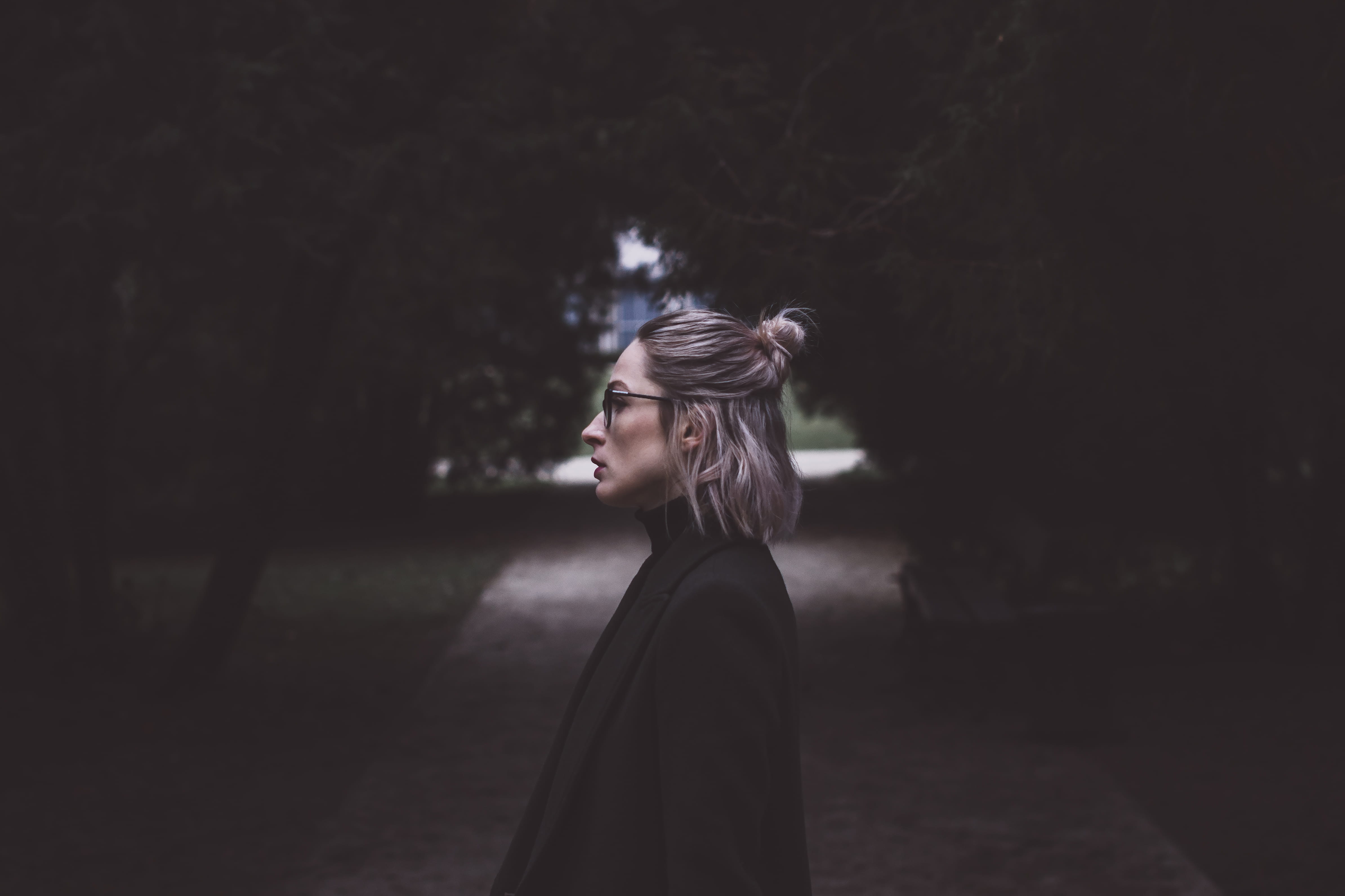 4K, nature, women, clothing, depression - sadness, person, trees, profile view, young adult, photography, beauty, side view, young women, woman, paved pathway, HD Wallpaper
