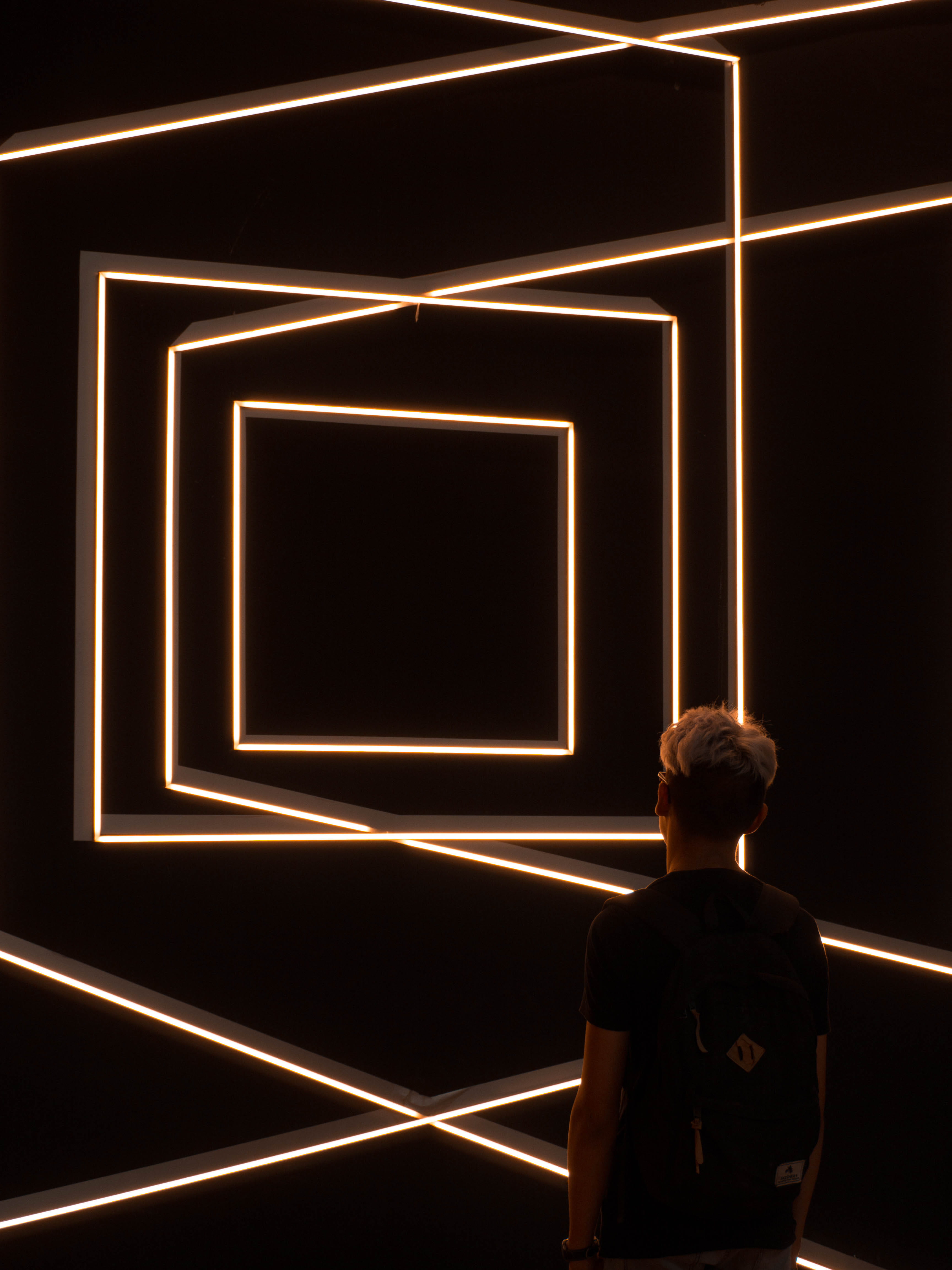 portrait, square, black, photography, person, rear view, 4K, standing, wearing, illuminated, wall, optical, abstract, child, waist up, males, top, room, Phone HD Wallpaper