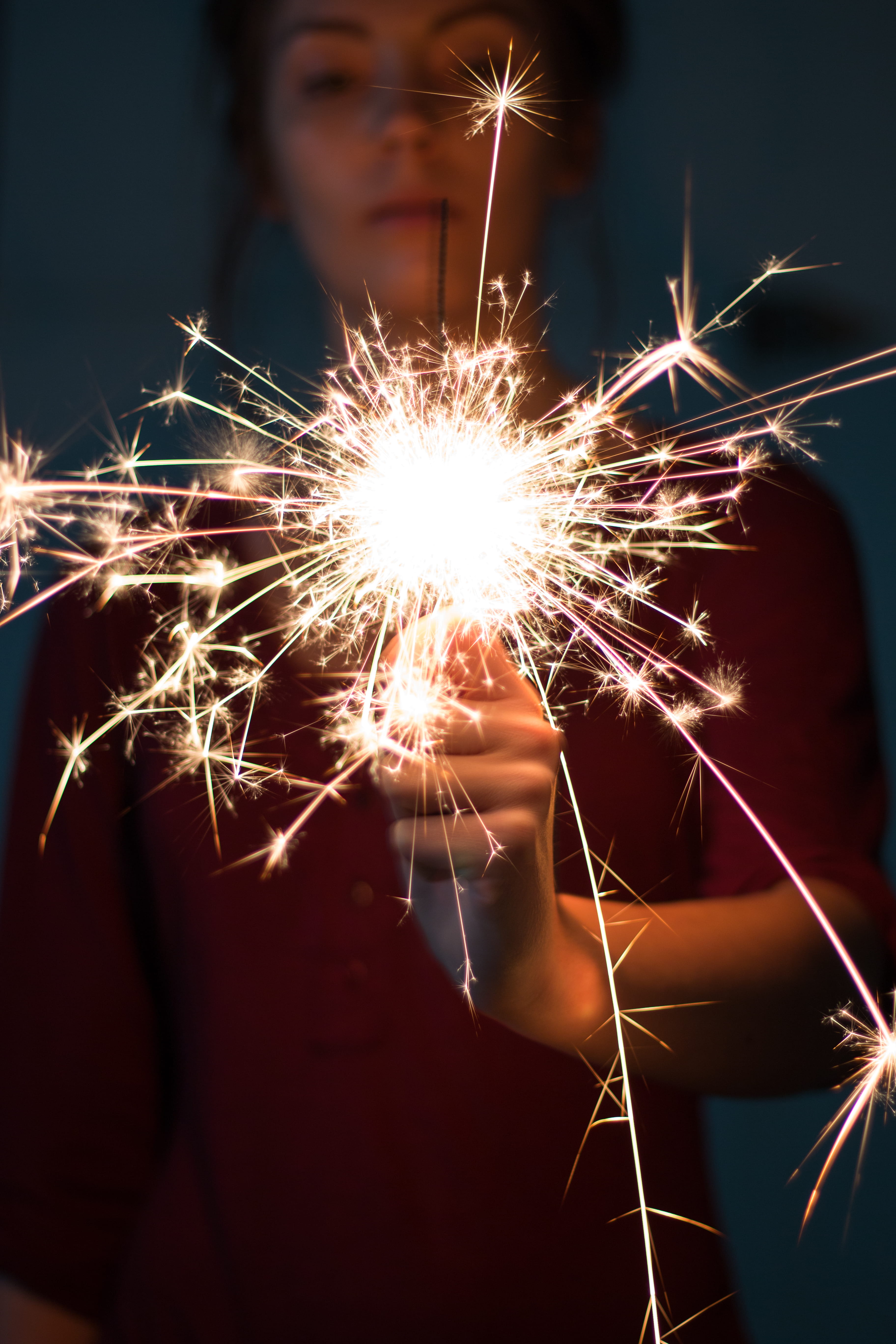 arts culture and entertainment, 5K, blurred motion, canada, motion, event, glowing, leisure activity, lifestyles, firework, firework display, illuminated, Phone HD Wallpaper