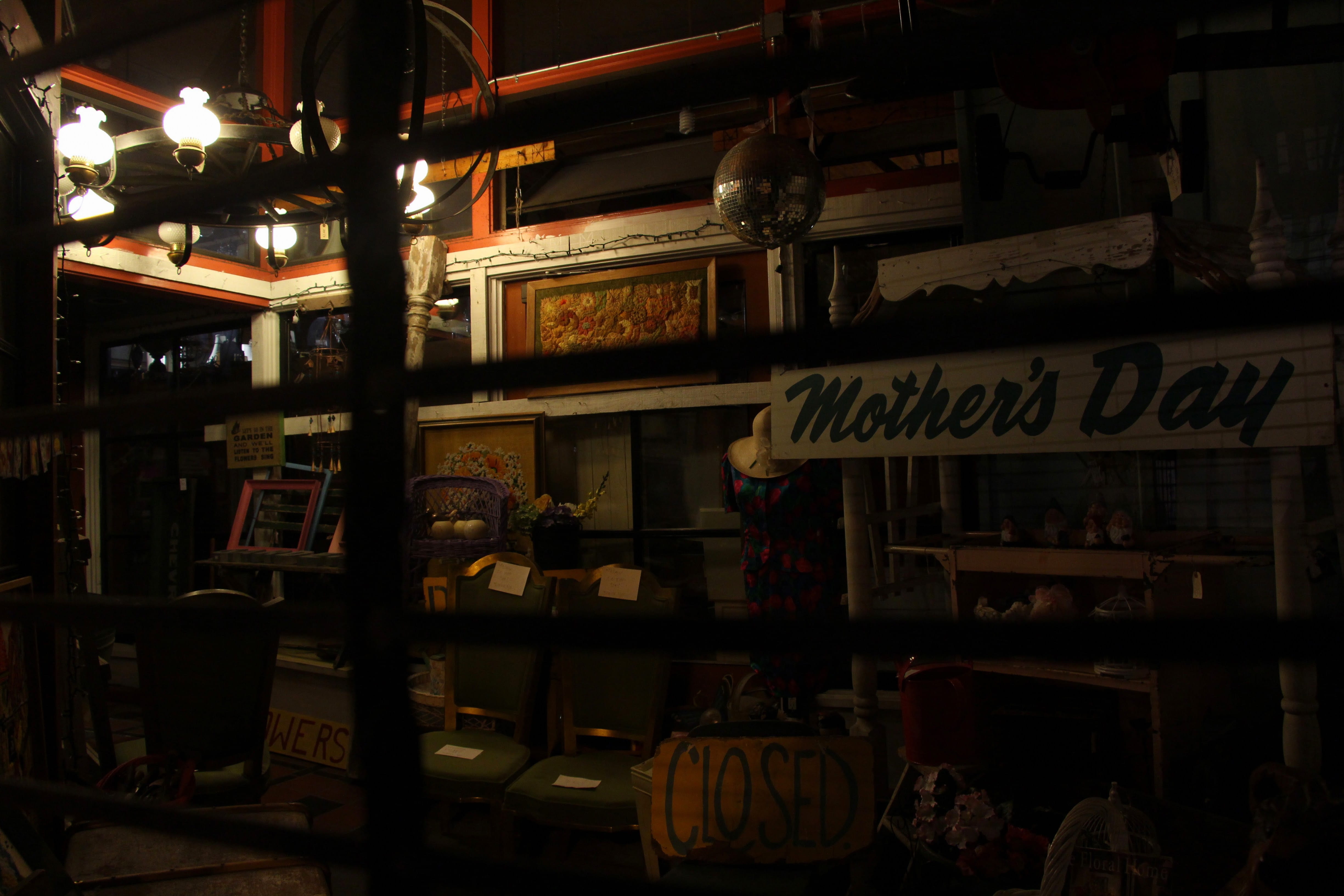communication, pike place, text, shop, food and drink, items, choice, shopping, shutters down, dark, mothers day, order, indoors, western script, 4K, seattle, HD Wallpaper
