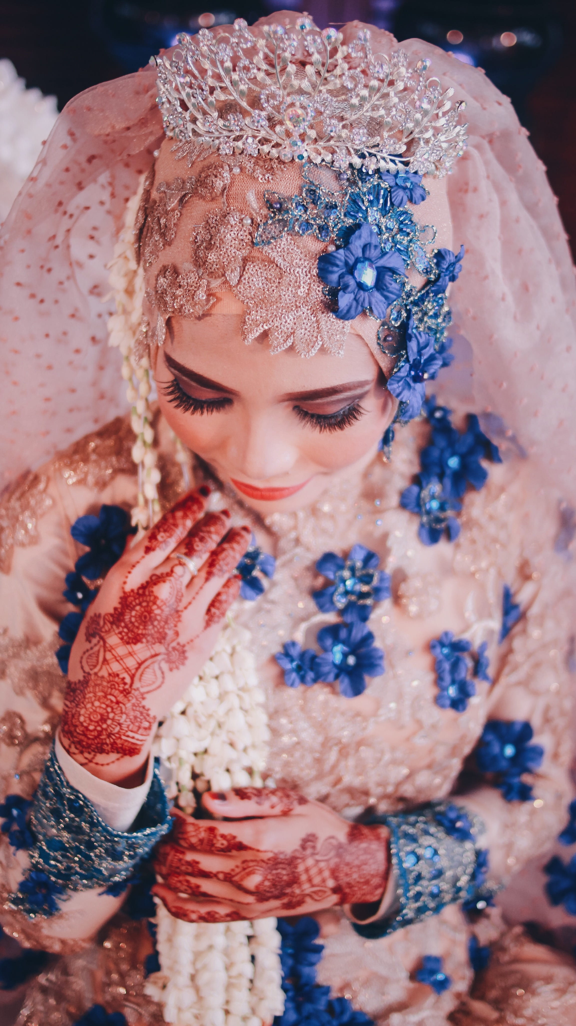 girls, floral, headshot, warm clothing, female, wedding, close-up, tiara, pink, bride, woman, child, females, one person, 4K, indoors, celebration, innocence, Phone HD Wallpaper