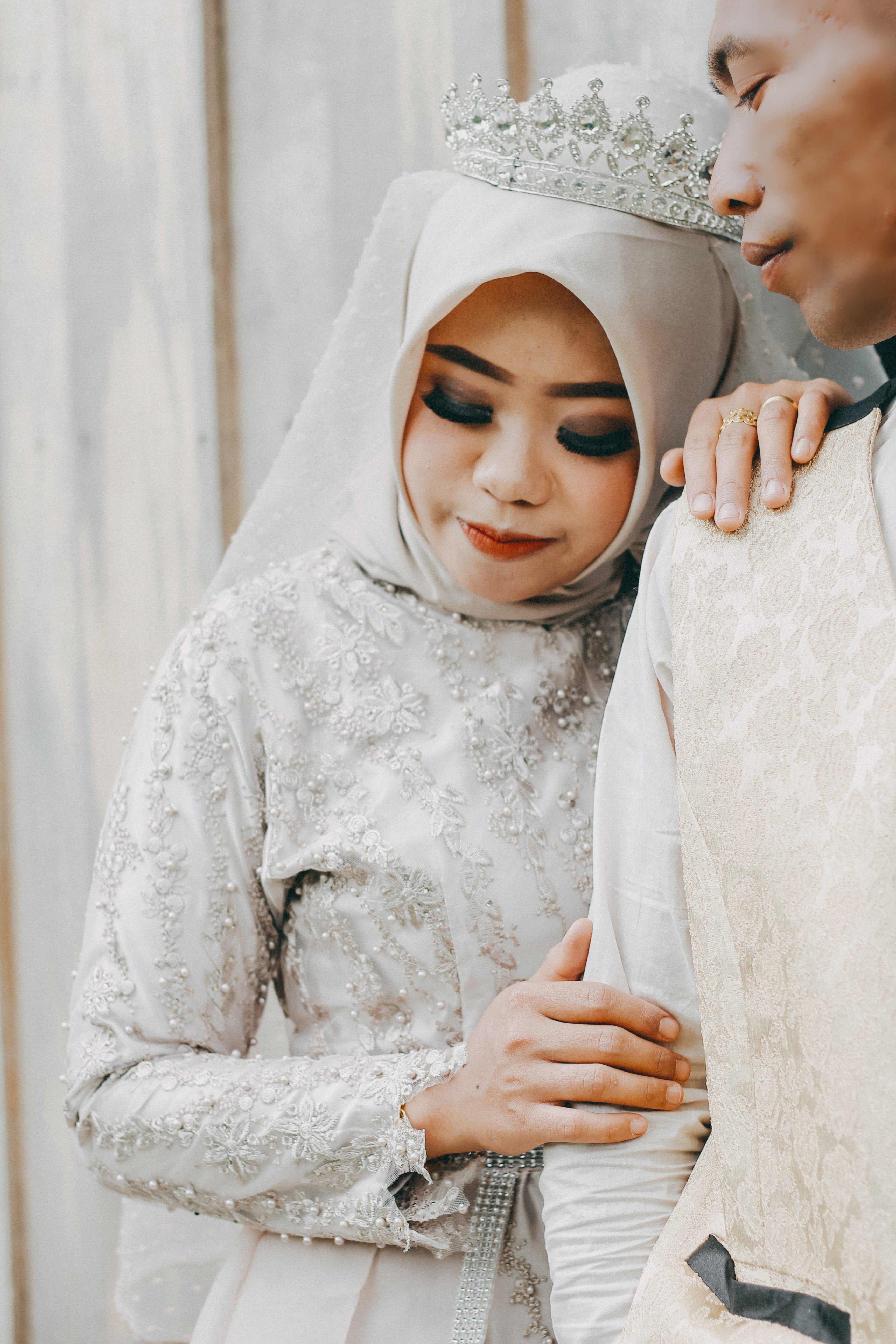 wedding, veil, white color, people, 5K, woman, celebration, beautiful woman, real people, young women, event, leisure activity, adult, clothing, abaya, Phone HD Wallpaper