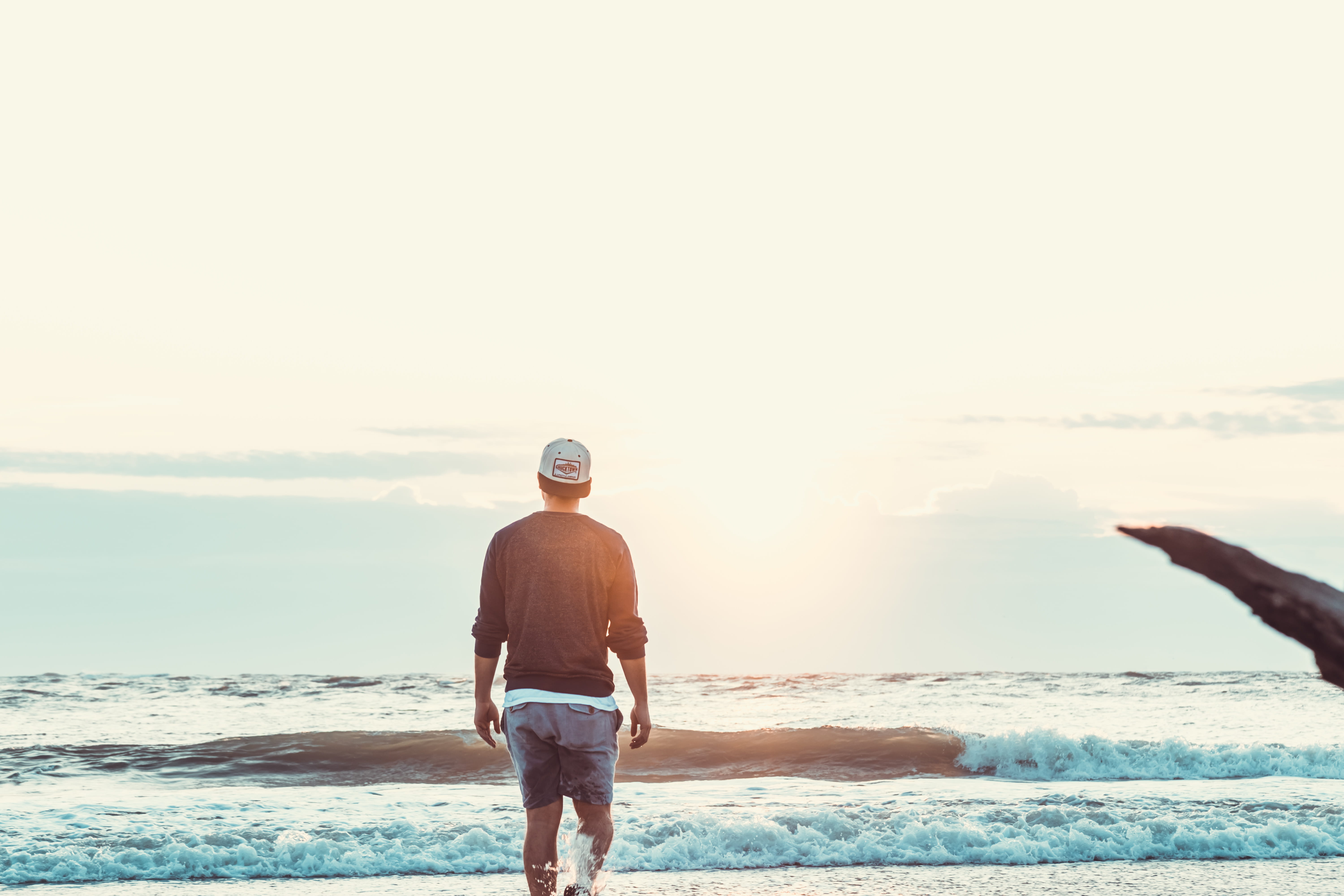 ocean, copy space, standing, united states, folly beach, snapback, beauty in nature, sunrise, sky, charleston, rear view, 5K, nature, full length, land, HD Wallpaper