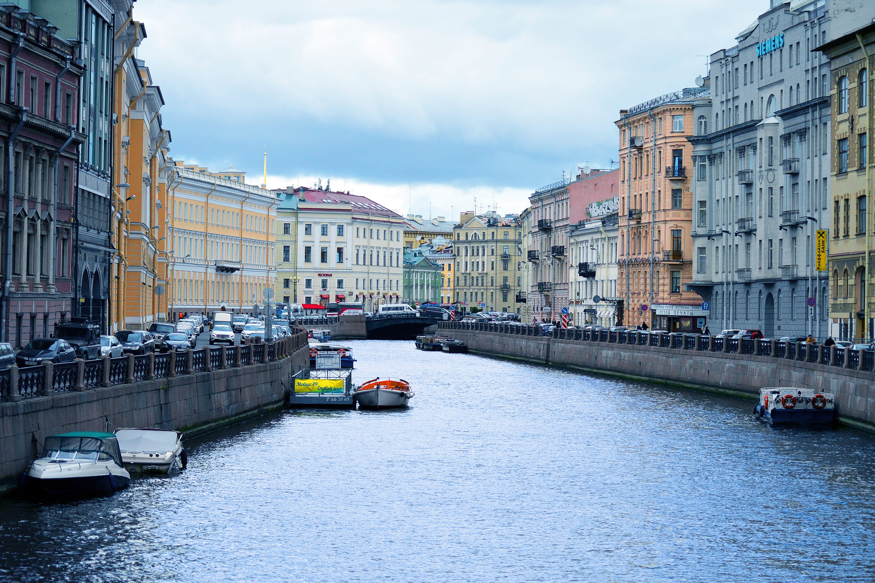 nature, day, european, tourism, french, passenger craft, russia, river, clouds, cloudy, baroque, outdoors, saint, peter, transportation, boats, saint petersburg, HD Wallpaper