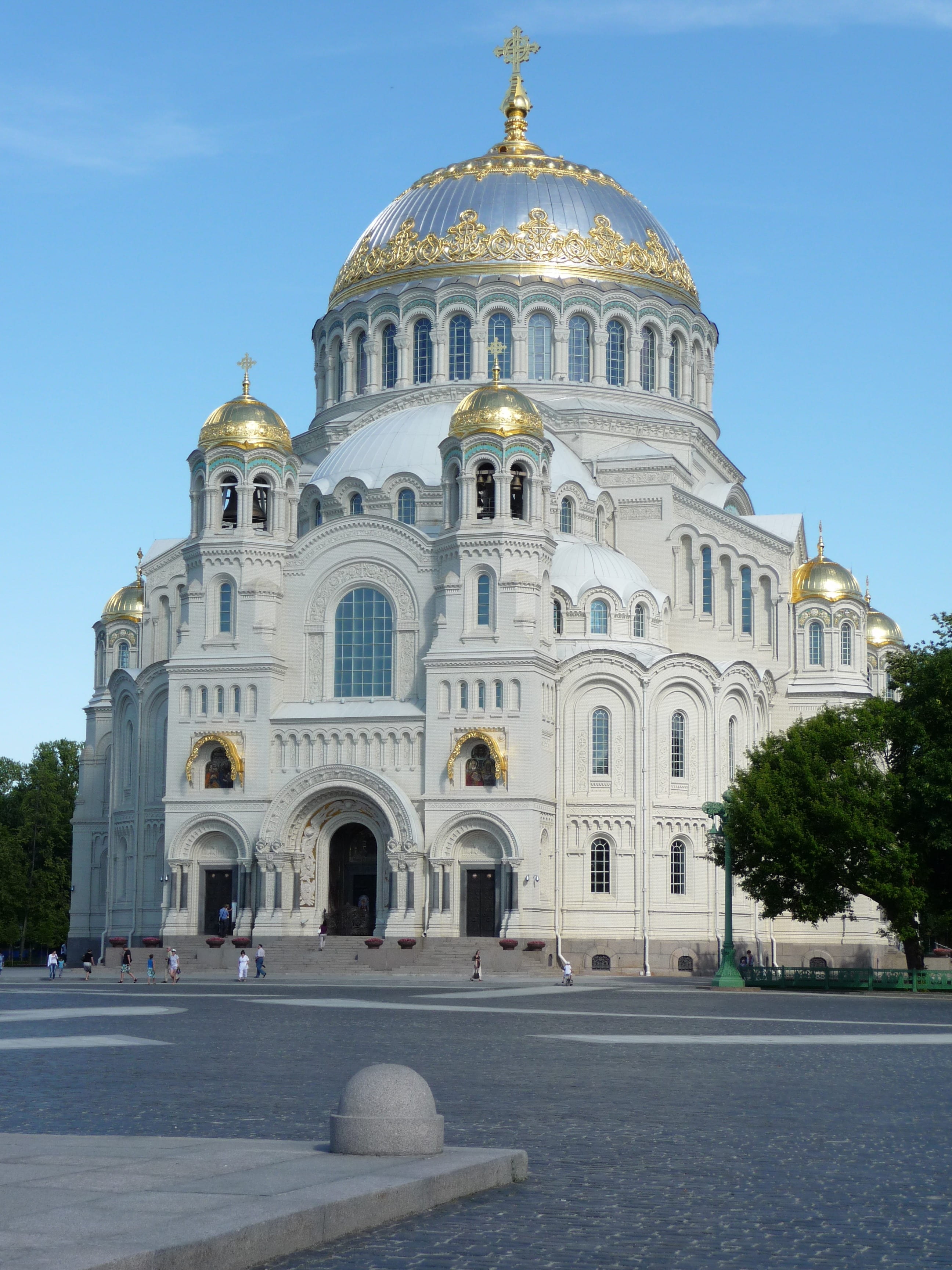 belief, st petersburg, dome, sky, arch, no people, petersburg, landmark, near, 2K, tree, the past, building exterior, history, russia, gold, travel, cathedral, Phone HD Wallpaper