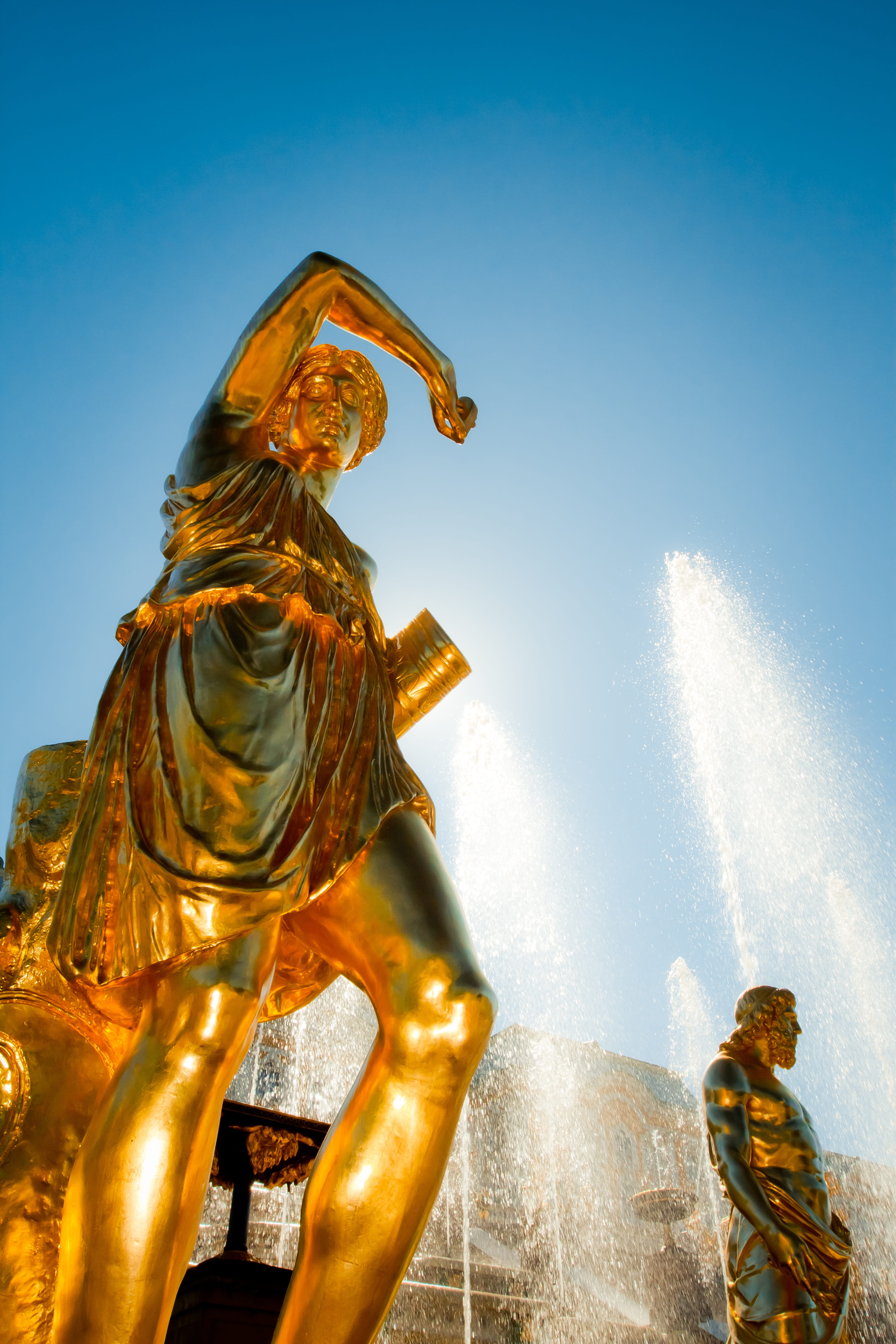 nature, water, Russia, royal, garden, low angle view, clear sky, travel, standing, blue, representation, architecture, russian, gold, history, st petersburg russia, Phone HD Wallpaper